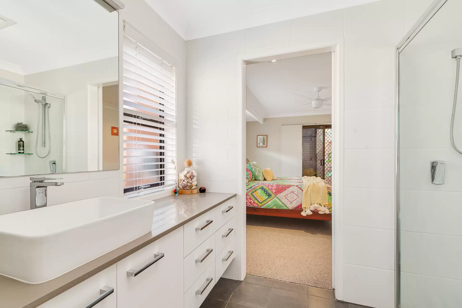 7 Anchorage Drive, Raby Bay Sold by Queensland Sotheby's International Realty - image 1