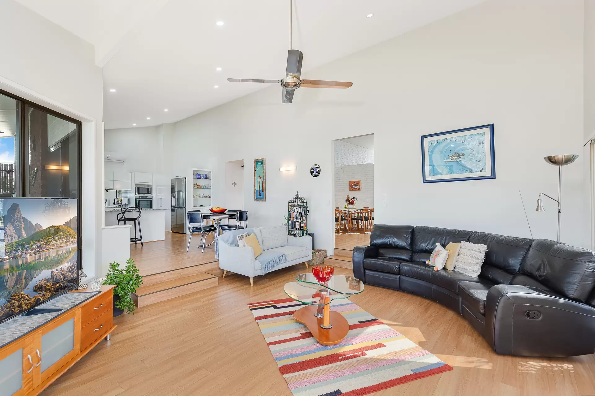 7 Anchorage Drive, Raby Bay Sold by Queensland Sotheby's International Realty - image 1