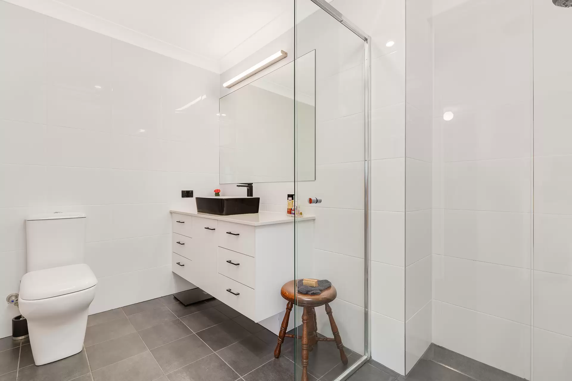7 Anchorage Drive, Raby Bay Sold by Queensland Sotheby's International Realty - image 1