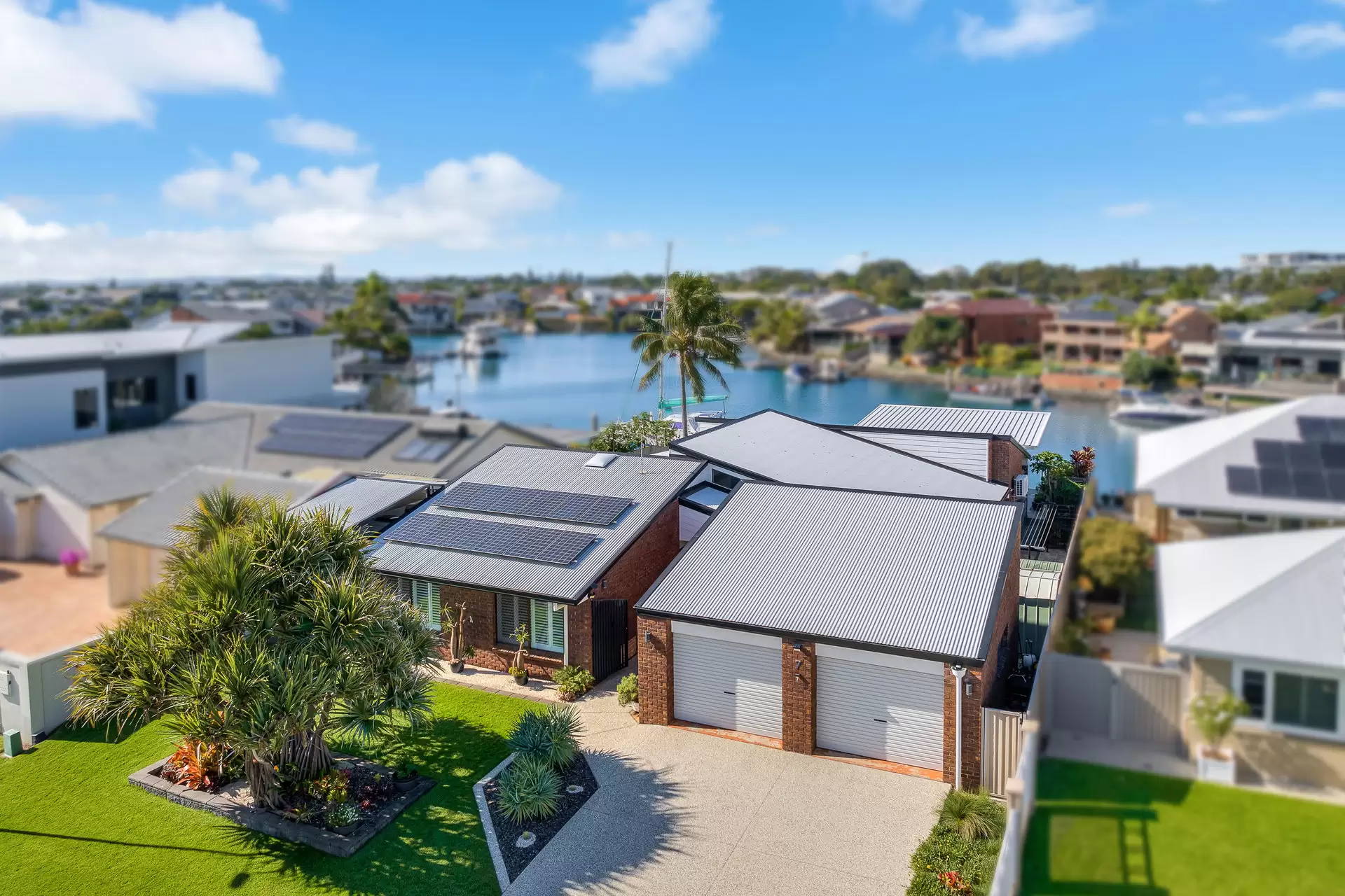7 Anchorage Drive, Raby Bay Sold by  - image 1