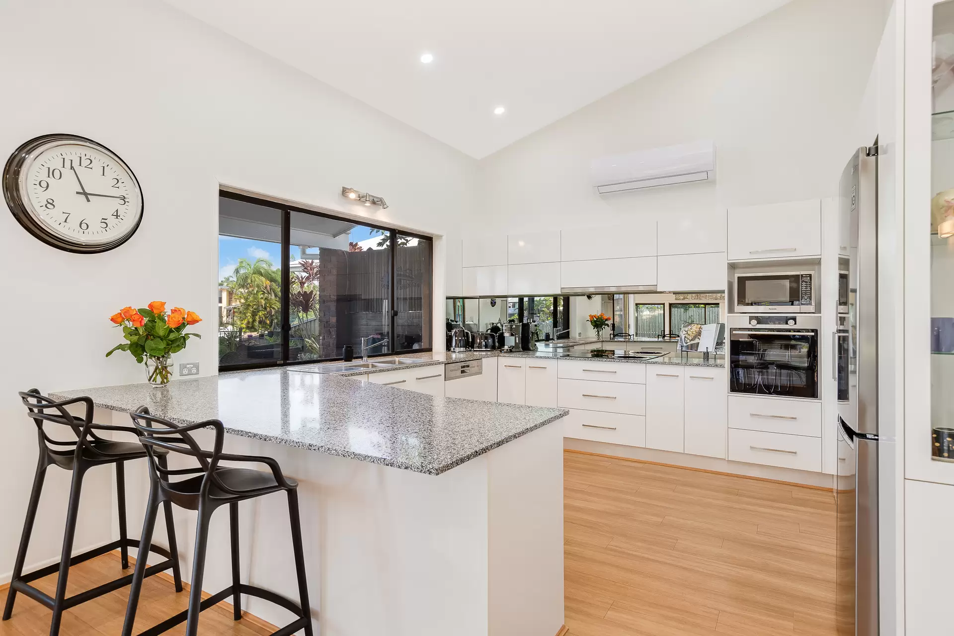 7 Anchorage Drive, Raby Bay Sold by Queensland Sotheby's International Realty - image 1