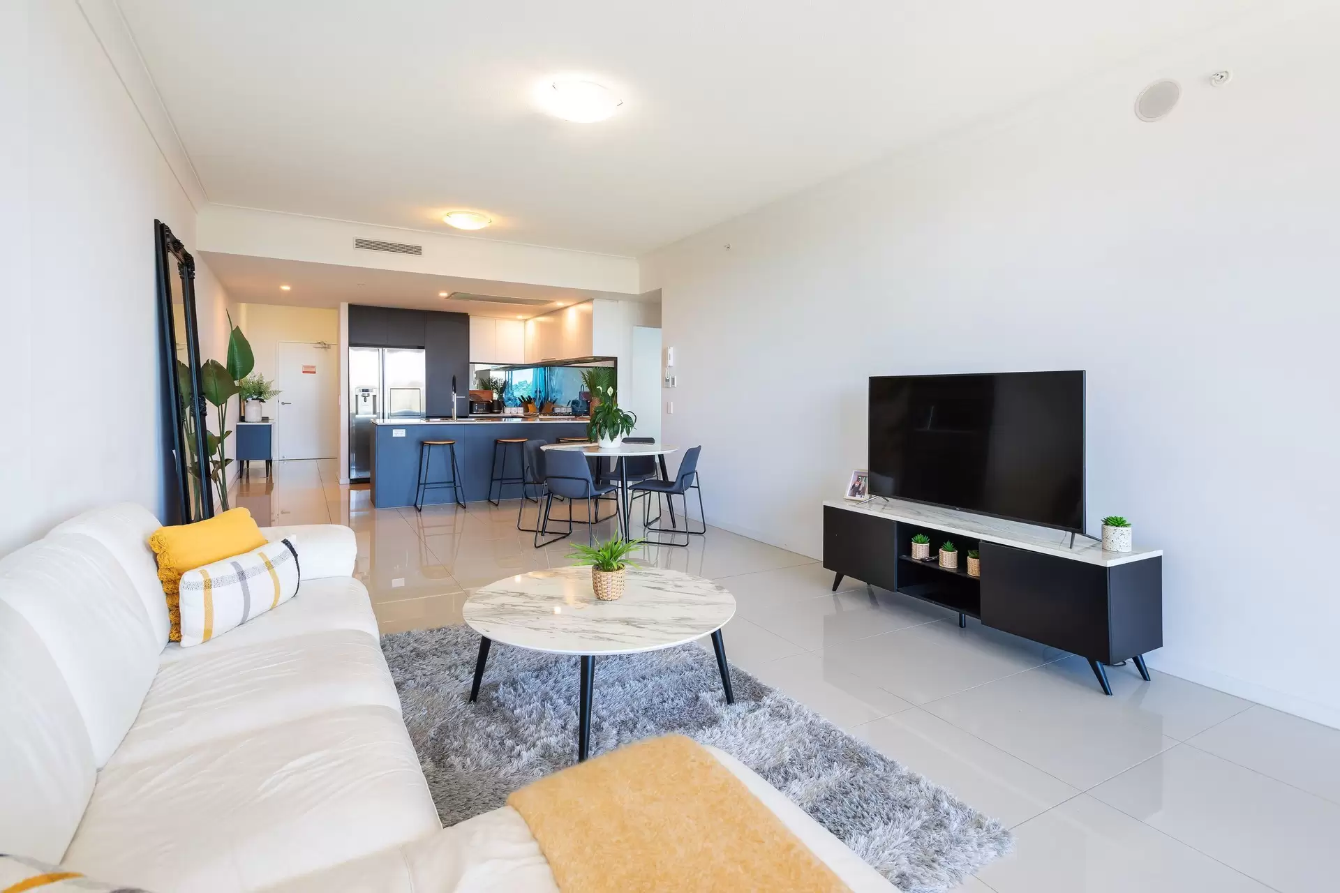 2803/25-31 East Quay Drive, Biggera Waters Sold by  - image 1