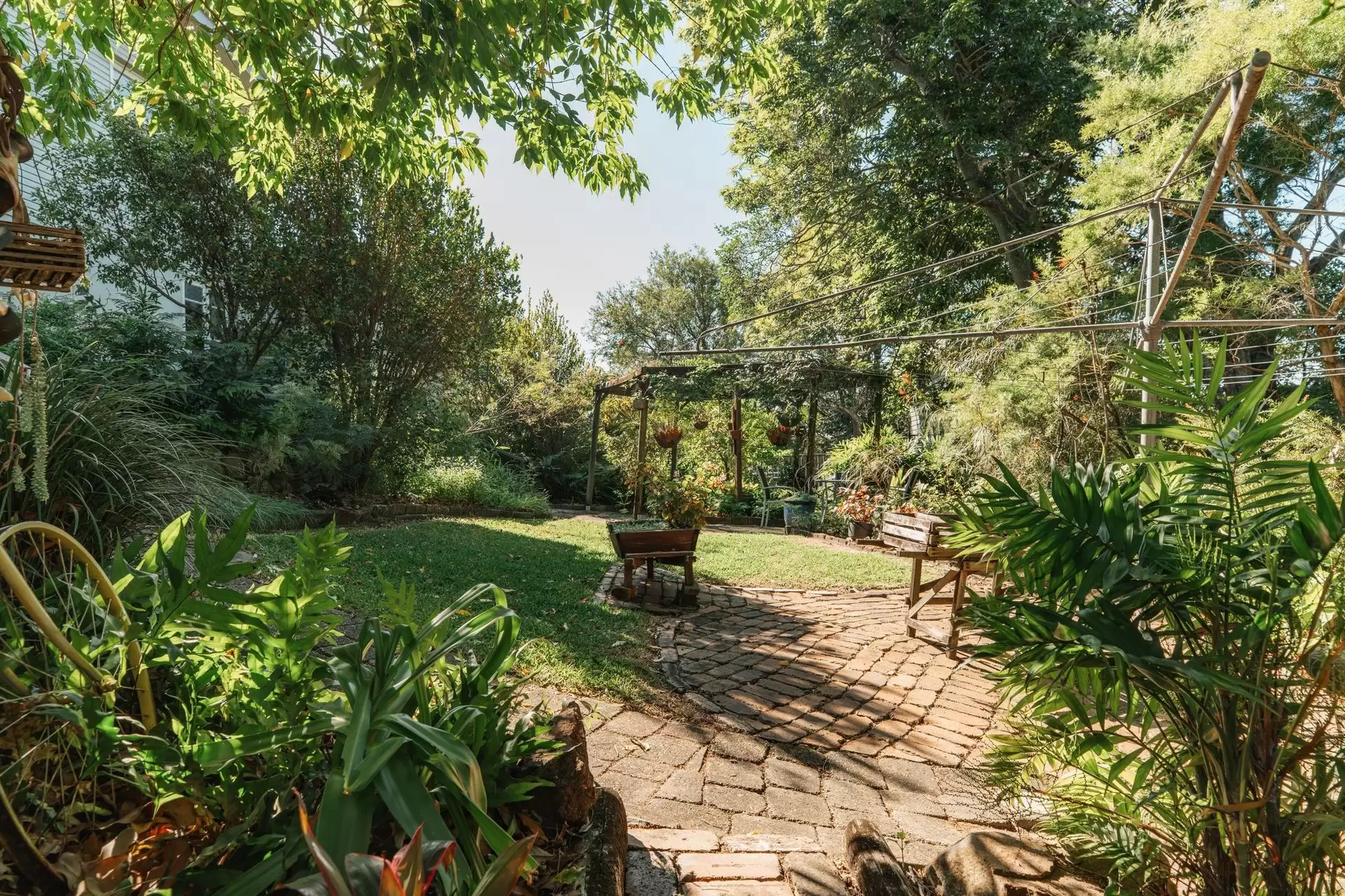 33 Cotswold Street, Carina Sold by  - image 1
