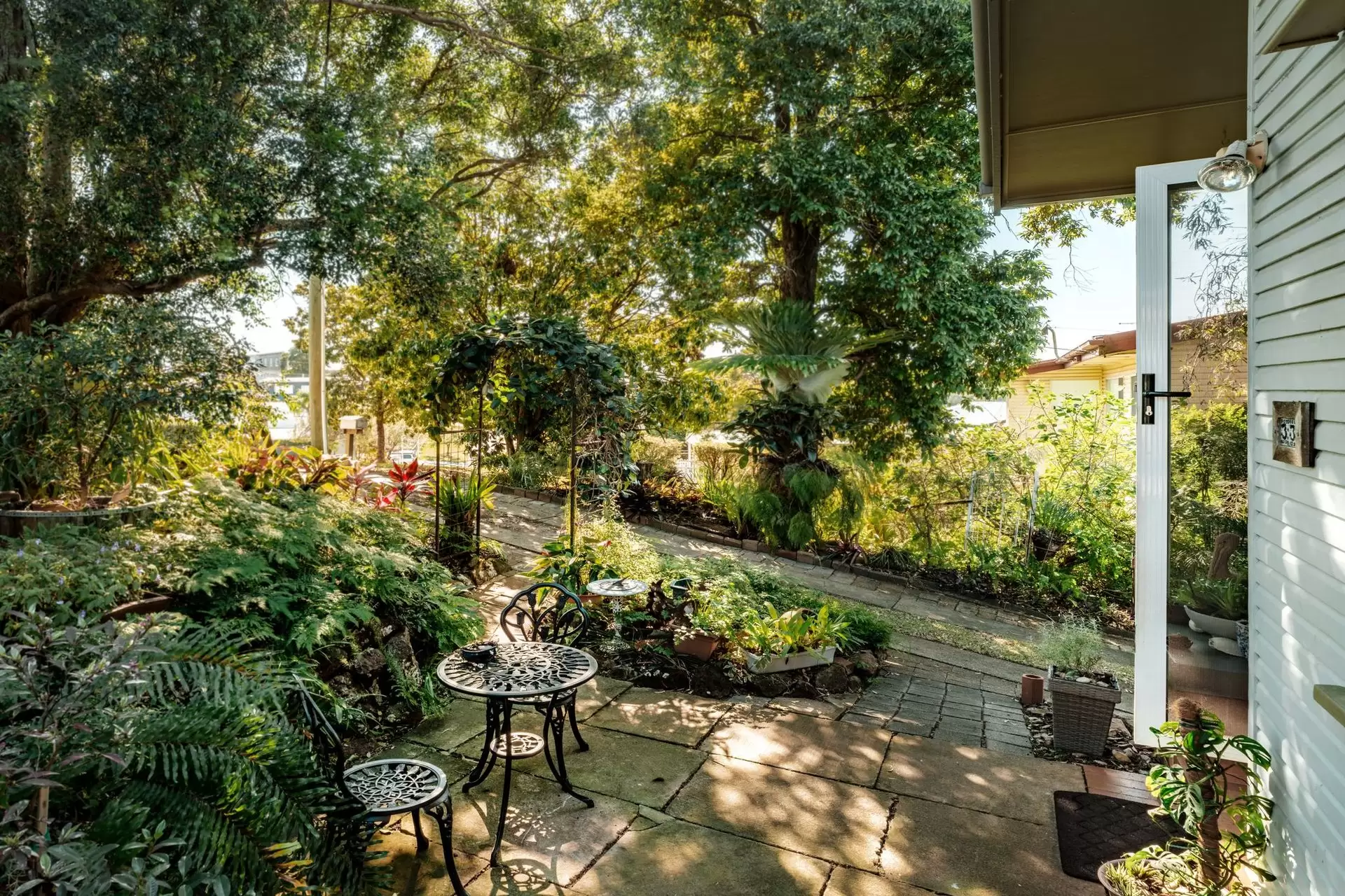 33 Cotswold Street, Carina Sold by  - image 1