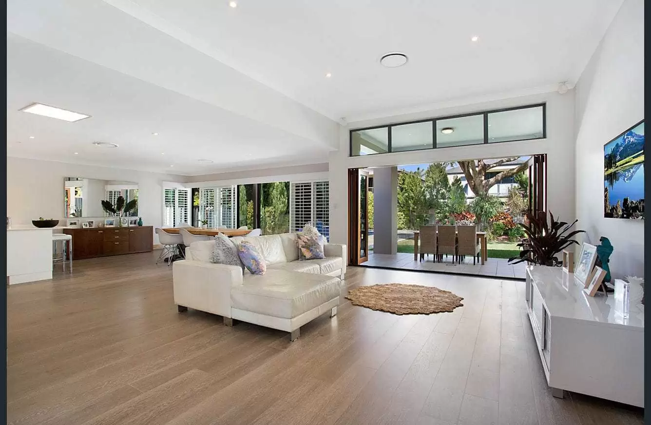 12 Yacht Street, Southport Sold by Queensland Sotheby's International Realty - image 1