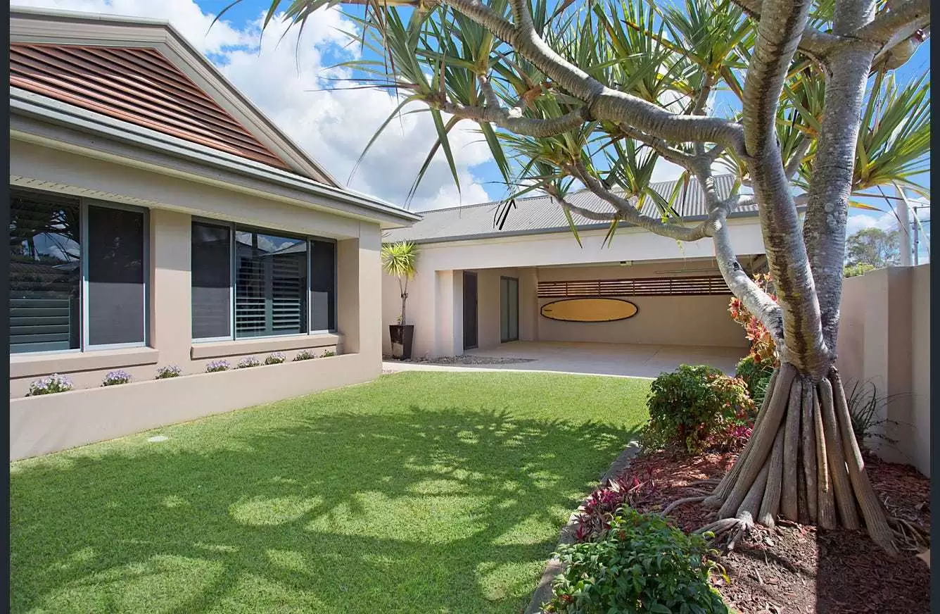 12 Yacht Street, Southport Sold by Queensland Sotheby's International Realty - image 1