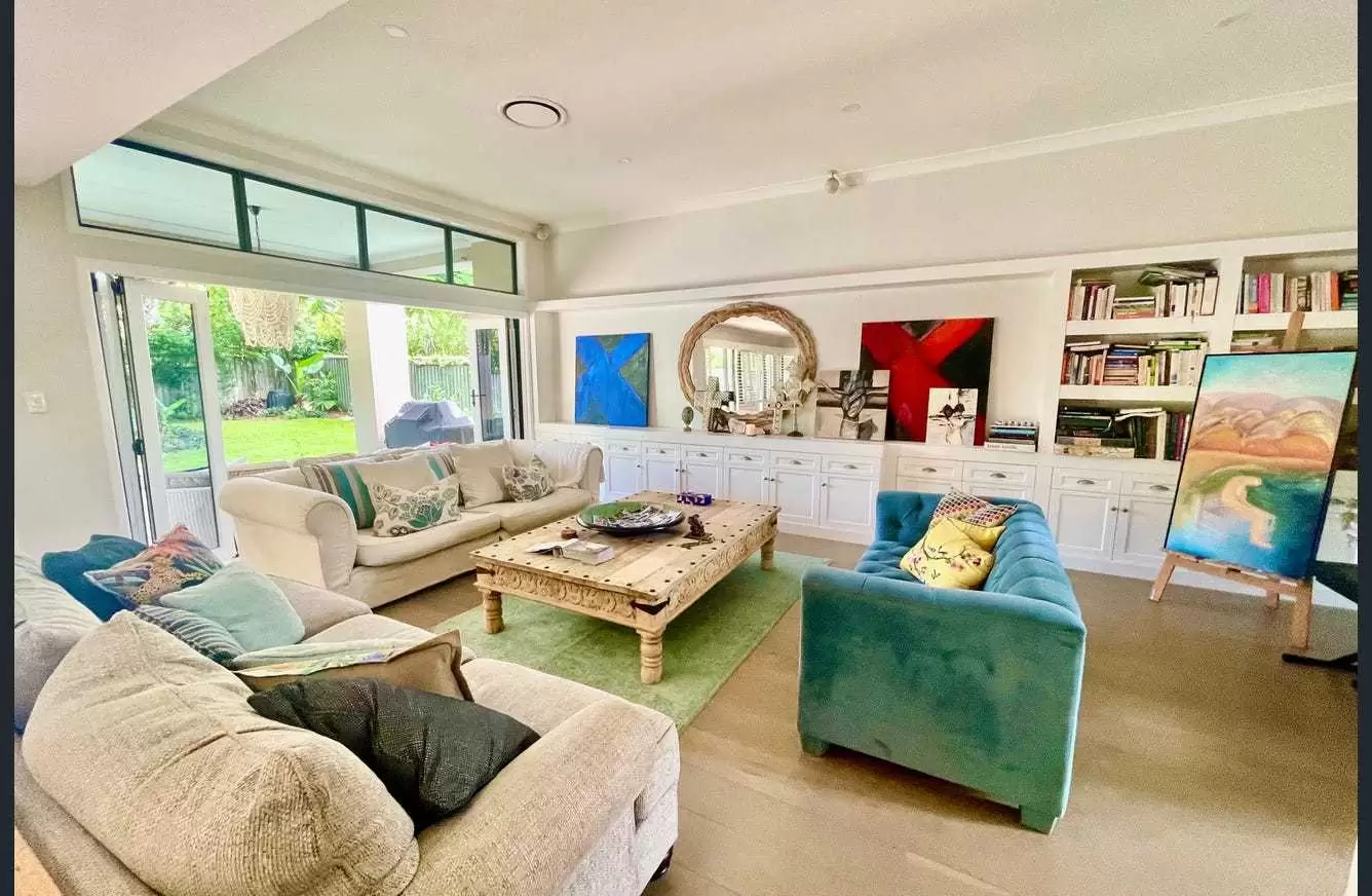 12 Yacht Street, Southport Sold by Queensland Sotheby's International Realty - image 1