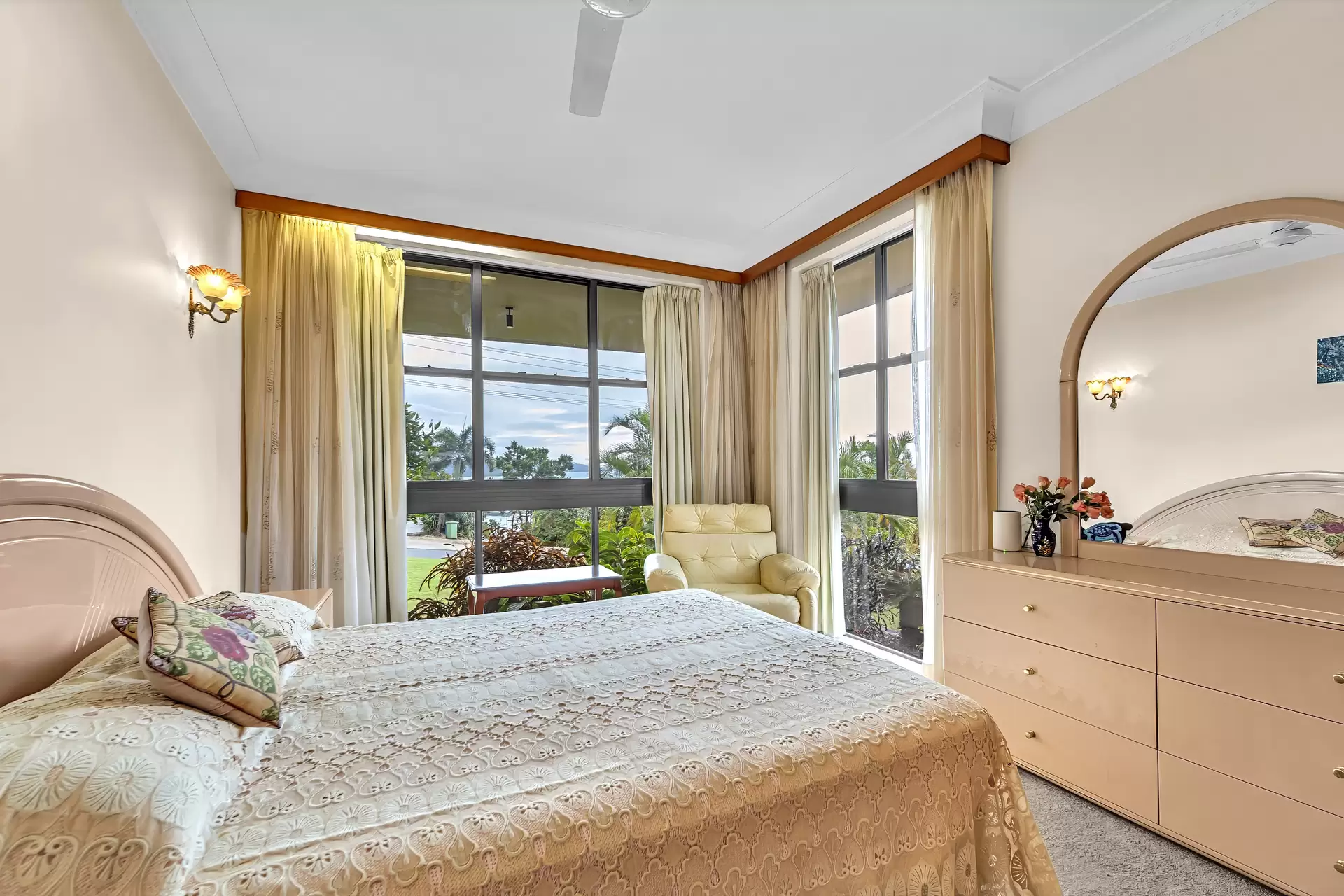 5 Kara Crescent, Airlie Beach Sold by Queensland Sotheby's International Realty - image 1