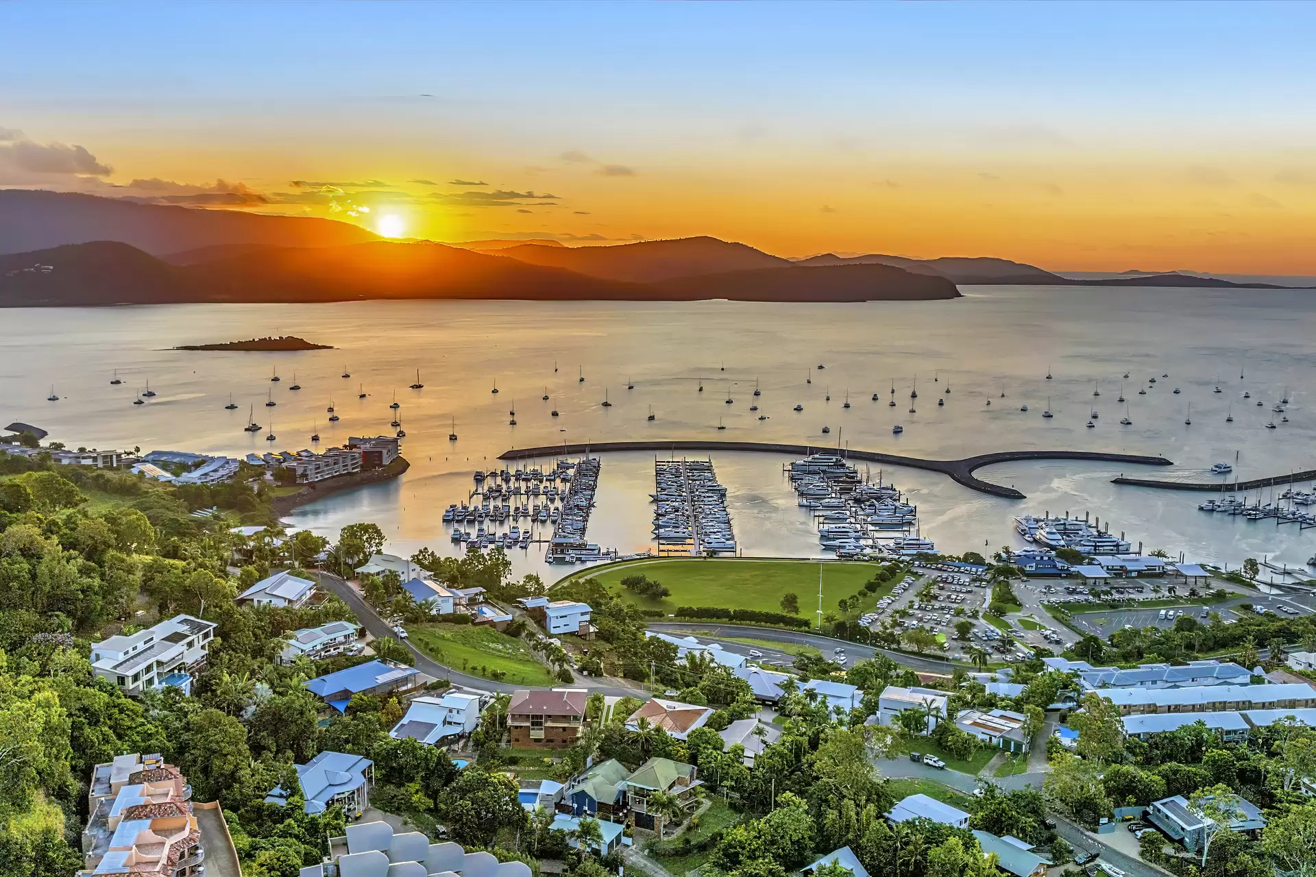5 Kara Crescent, Airlie Beach Sold by Queensland Sotheby's International Realty - image 1