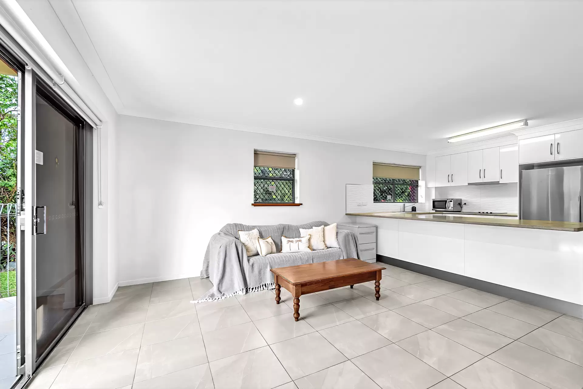 5 Kara Crescent, Airlie Beach Sold by Queensland Sotheby's International Realty - image 1