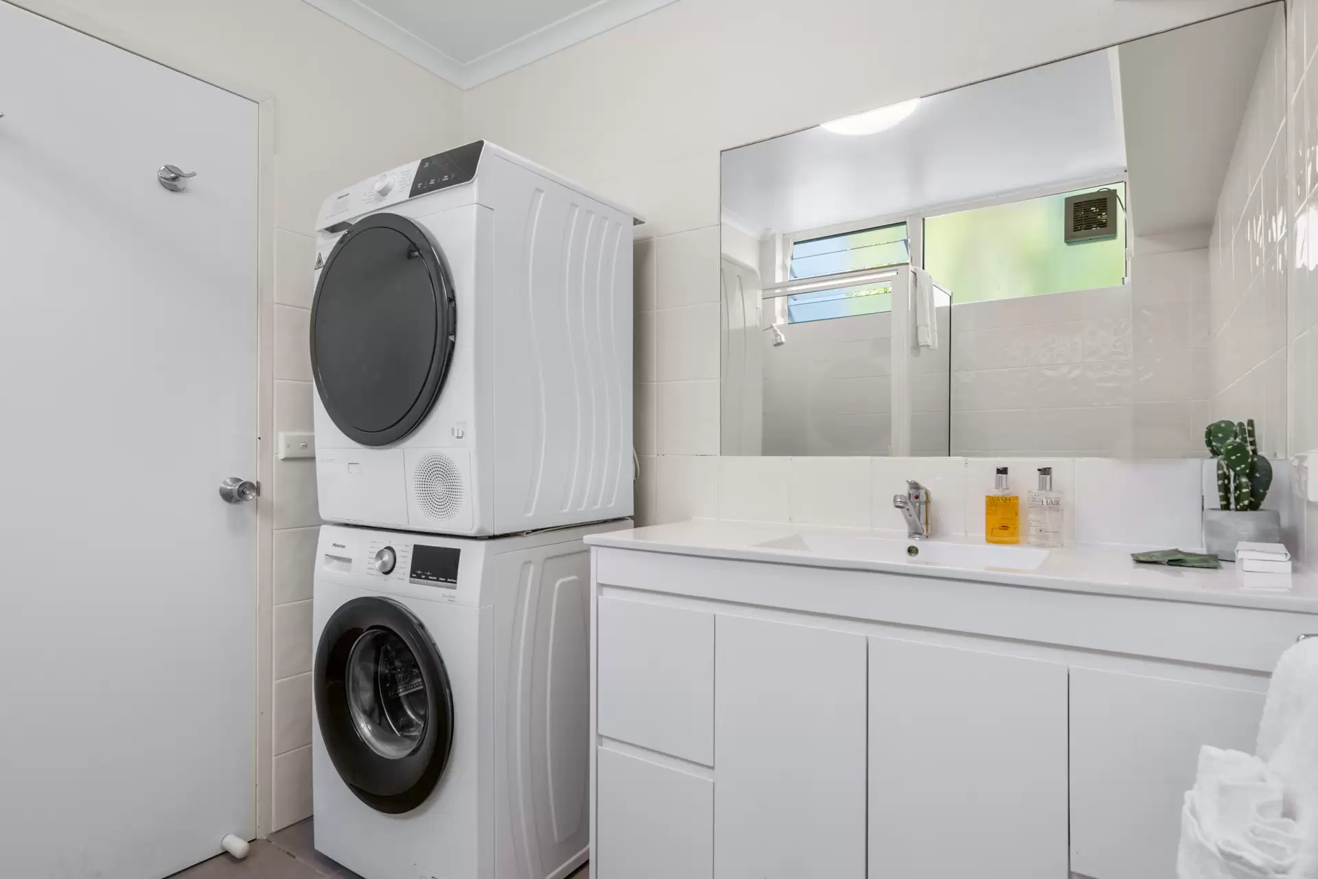 8/68 Macrossan Street, Port Douglas Sold by  - image 1