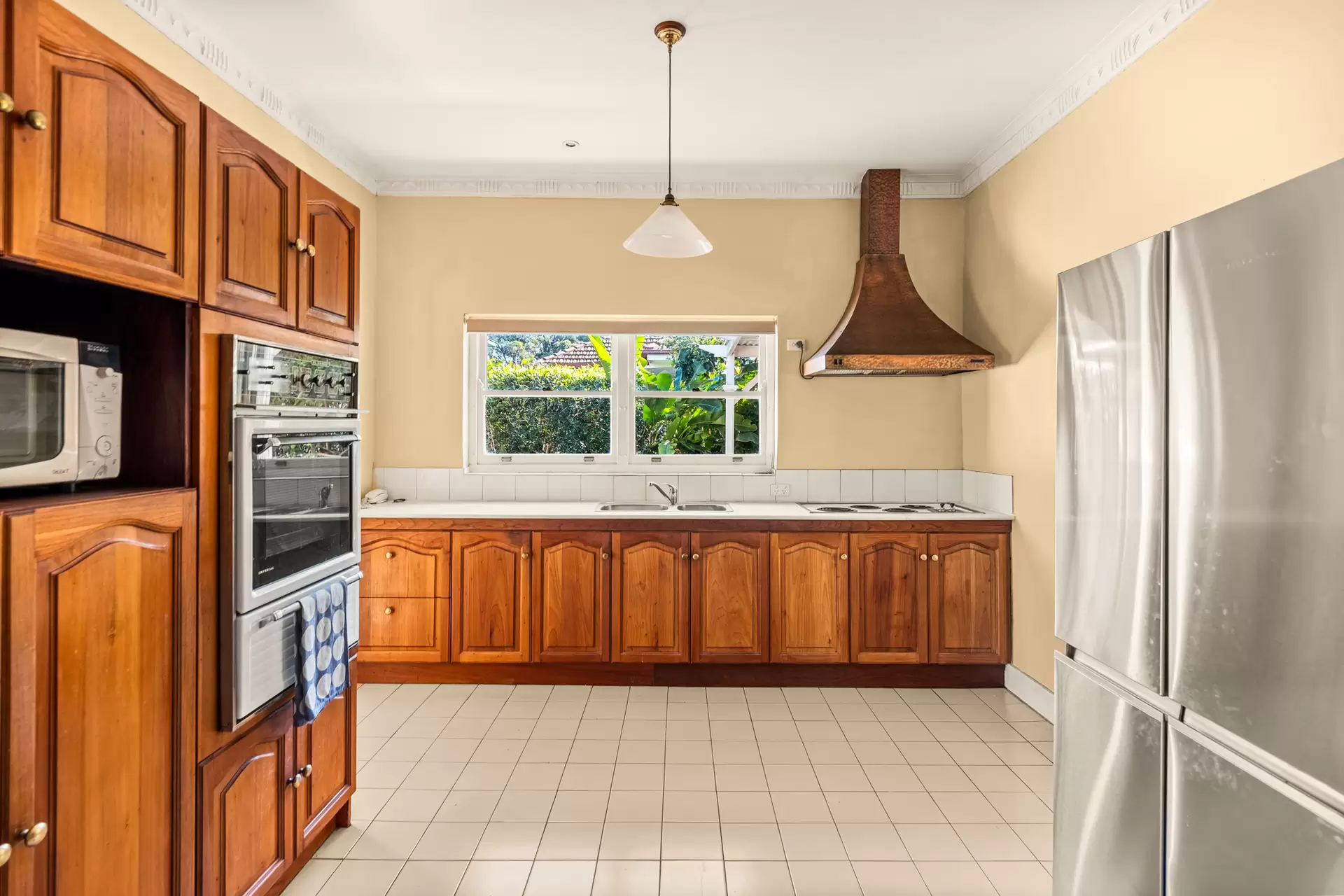 48 Highcrest Avenue, Wavell Heights Sold by Queensland Sotheby's International Realty - image 1