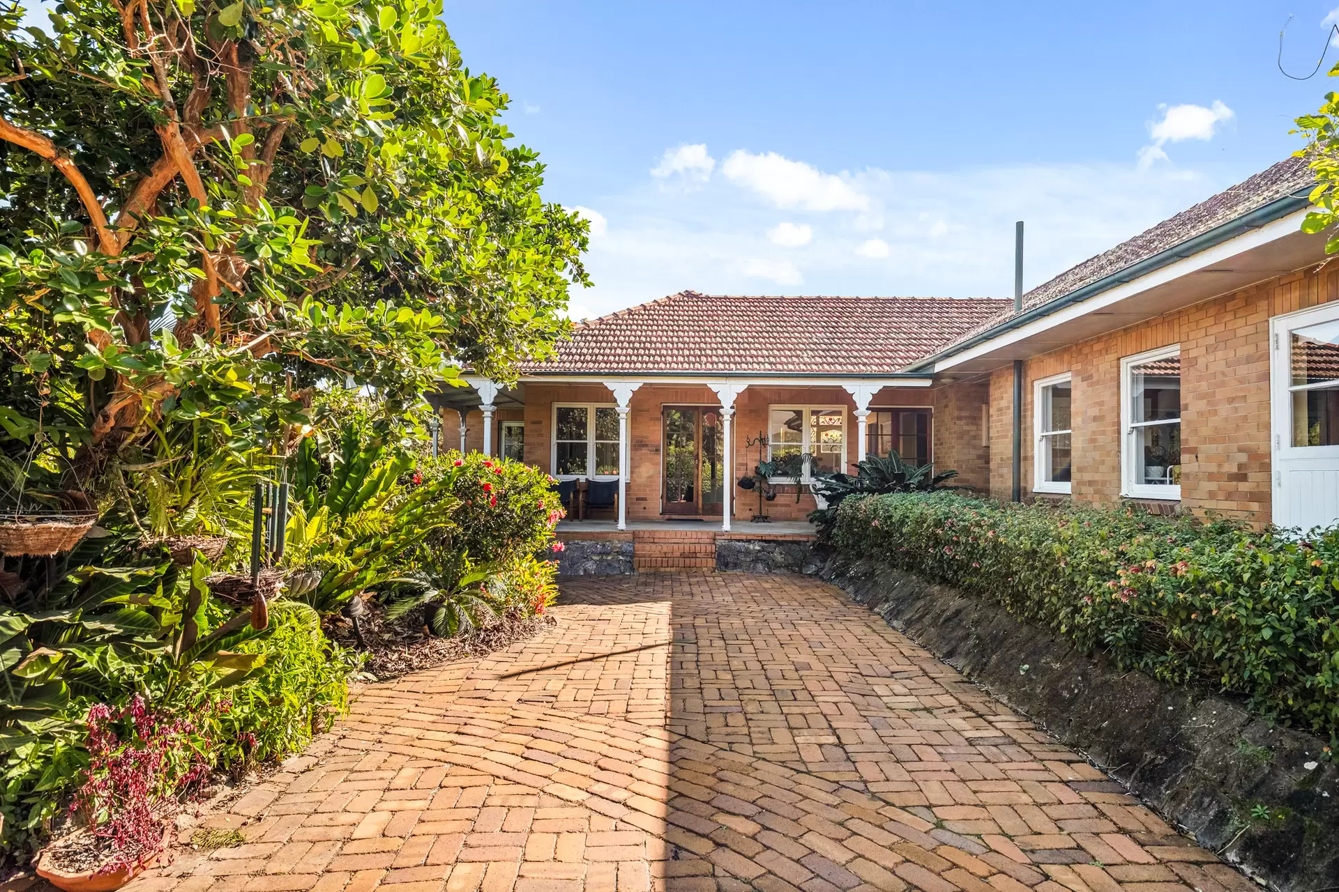 48 Highcrest Avenue, Wavell Heights Sold by Queensland Sotheby's International Realty - image 1