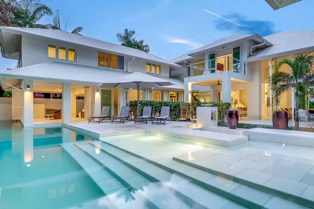 19 Beachfront Mirage Drive, Port Douglas Sold by Queensland Sotheby's International Realty