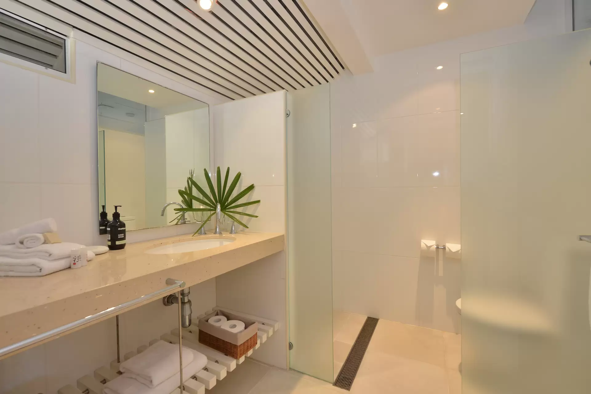 19 Beachfront Mirage Drive, Port Douglas Sold by Queensland Sotheby's International Realty - image 1