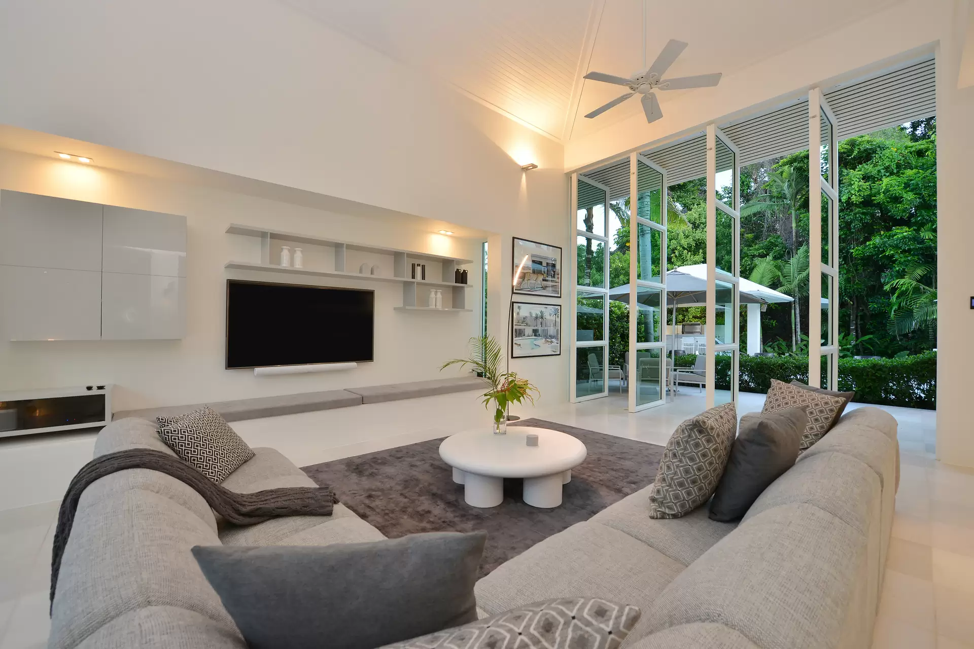 19 Beachfront Mirage Drive, Port Douglas Sold by Queensland Sotheby's International Realty - image 1