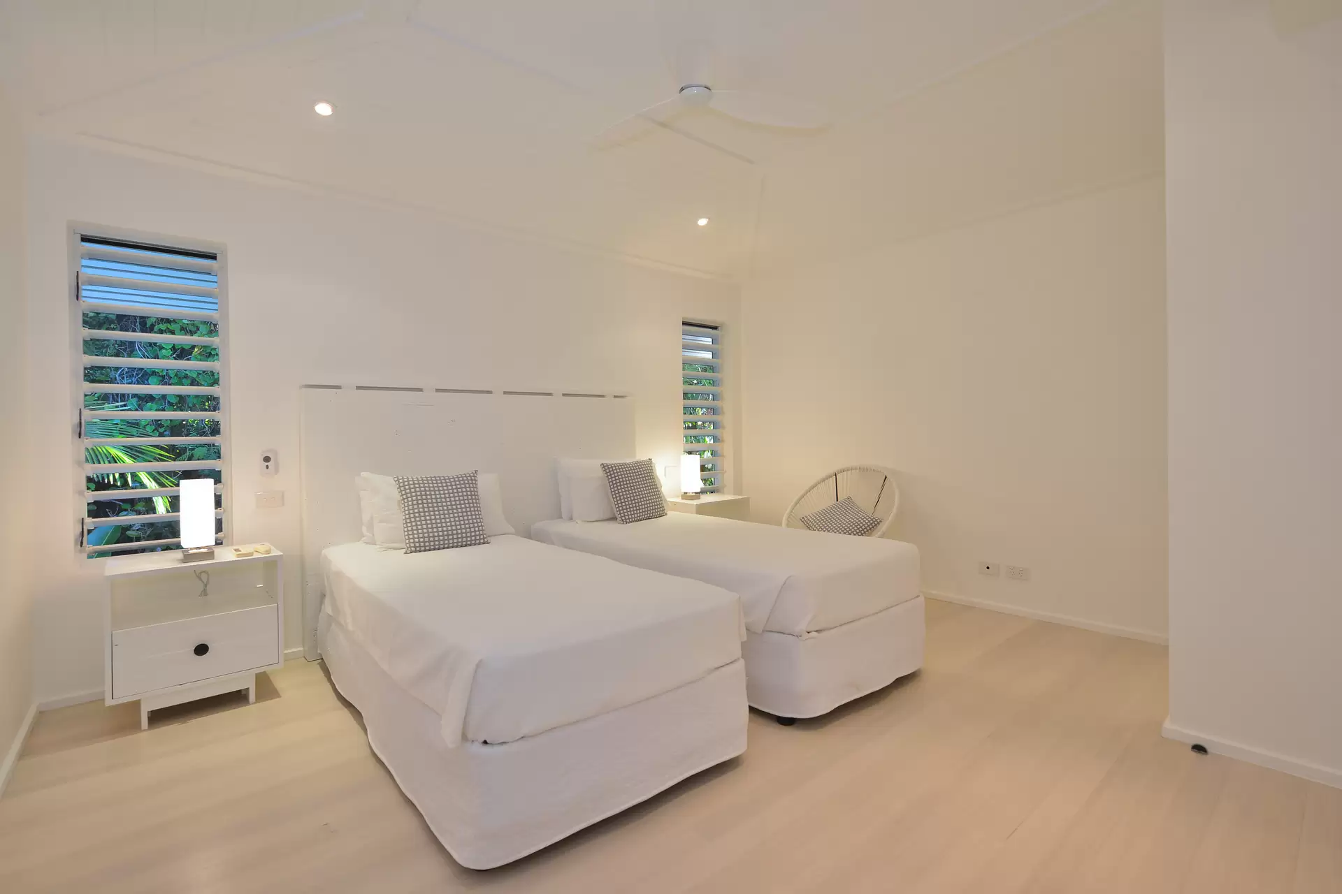 19 Beachfront Mirage Drive, Port Douglas Sold by Queensland Sotheby's International Realty - image 1