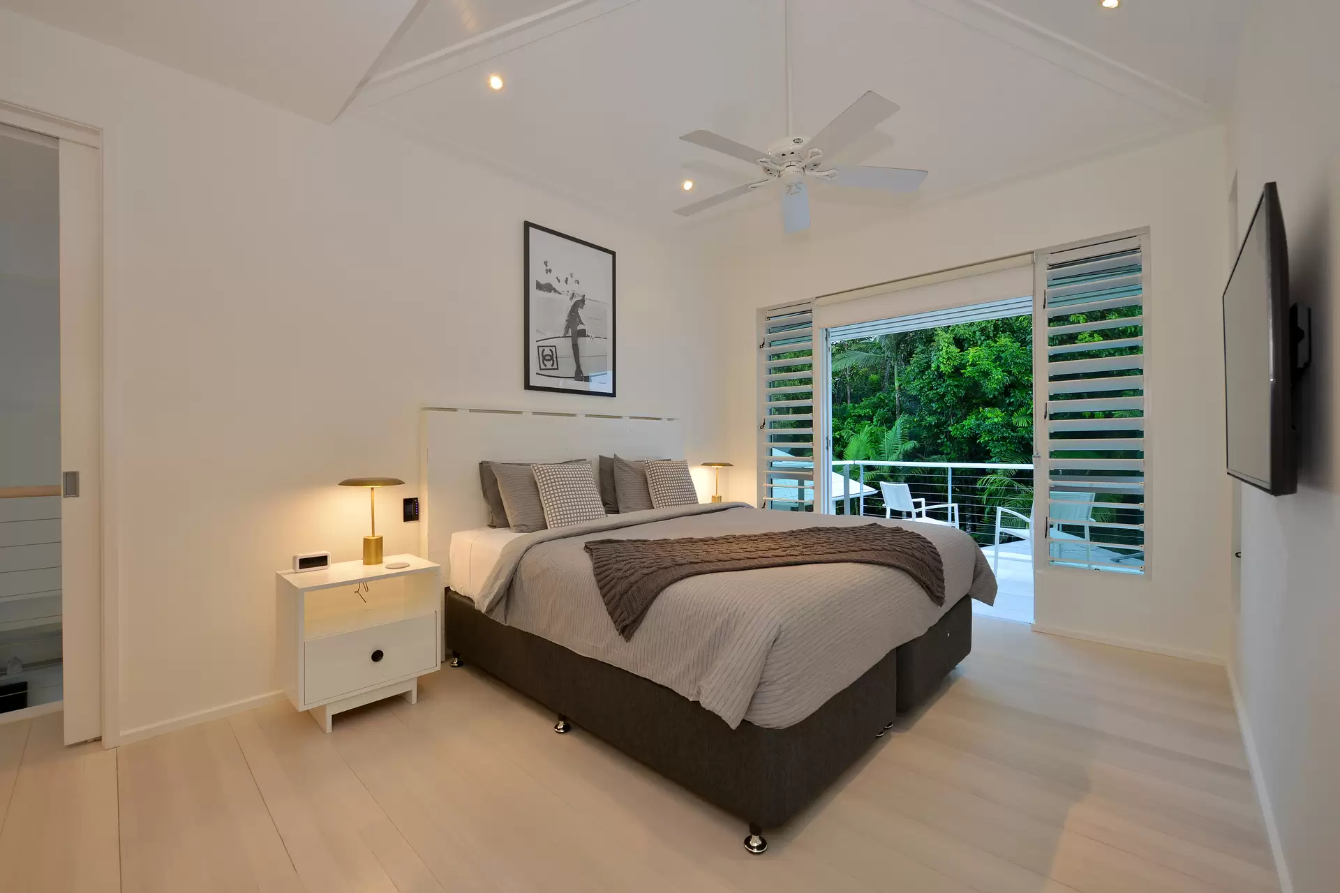 19 Beachfront Mirage Drive, Port Douglas Sold by Queensland Sotheby's International Realty - image 1