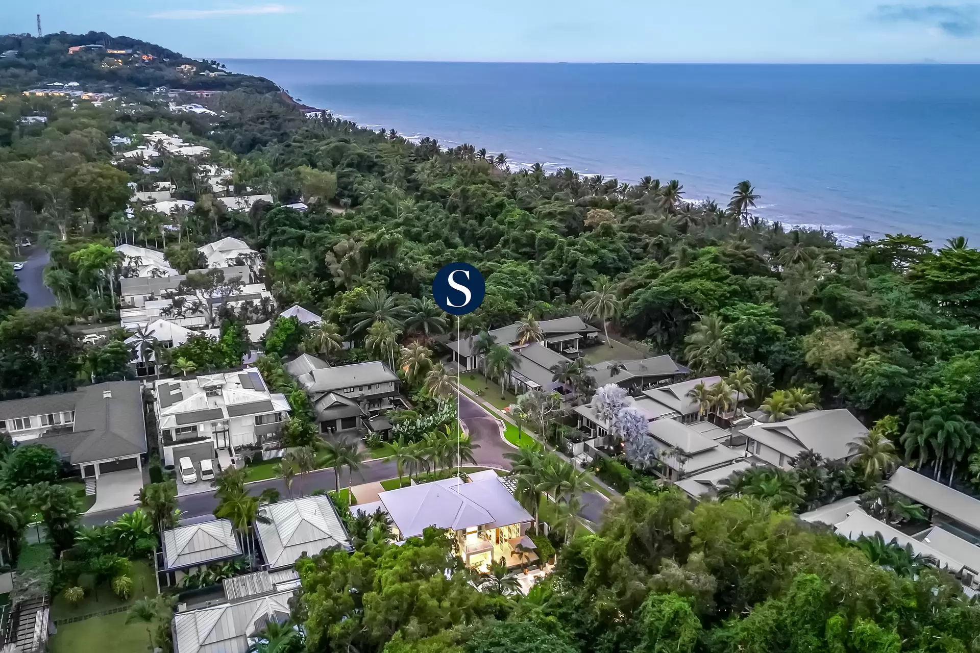 19 Beachfront Mirage Drive, Port Douglas Sold by Queensland Sotheby's International Realty - image 1