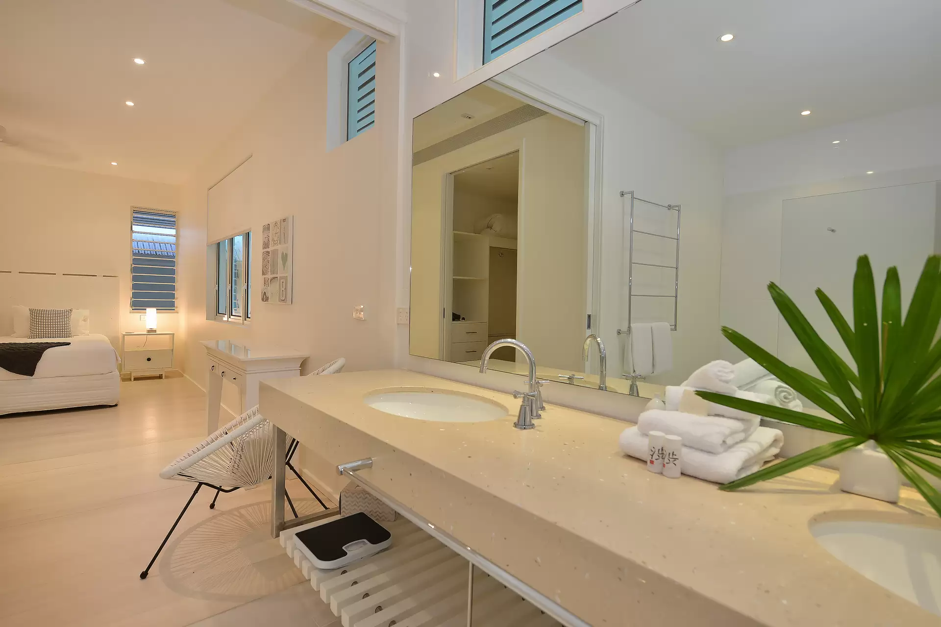 19 Beachfront Mirage Drive, Port Douglas Sold by Queensland Sotheby's International Realty - image 1