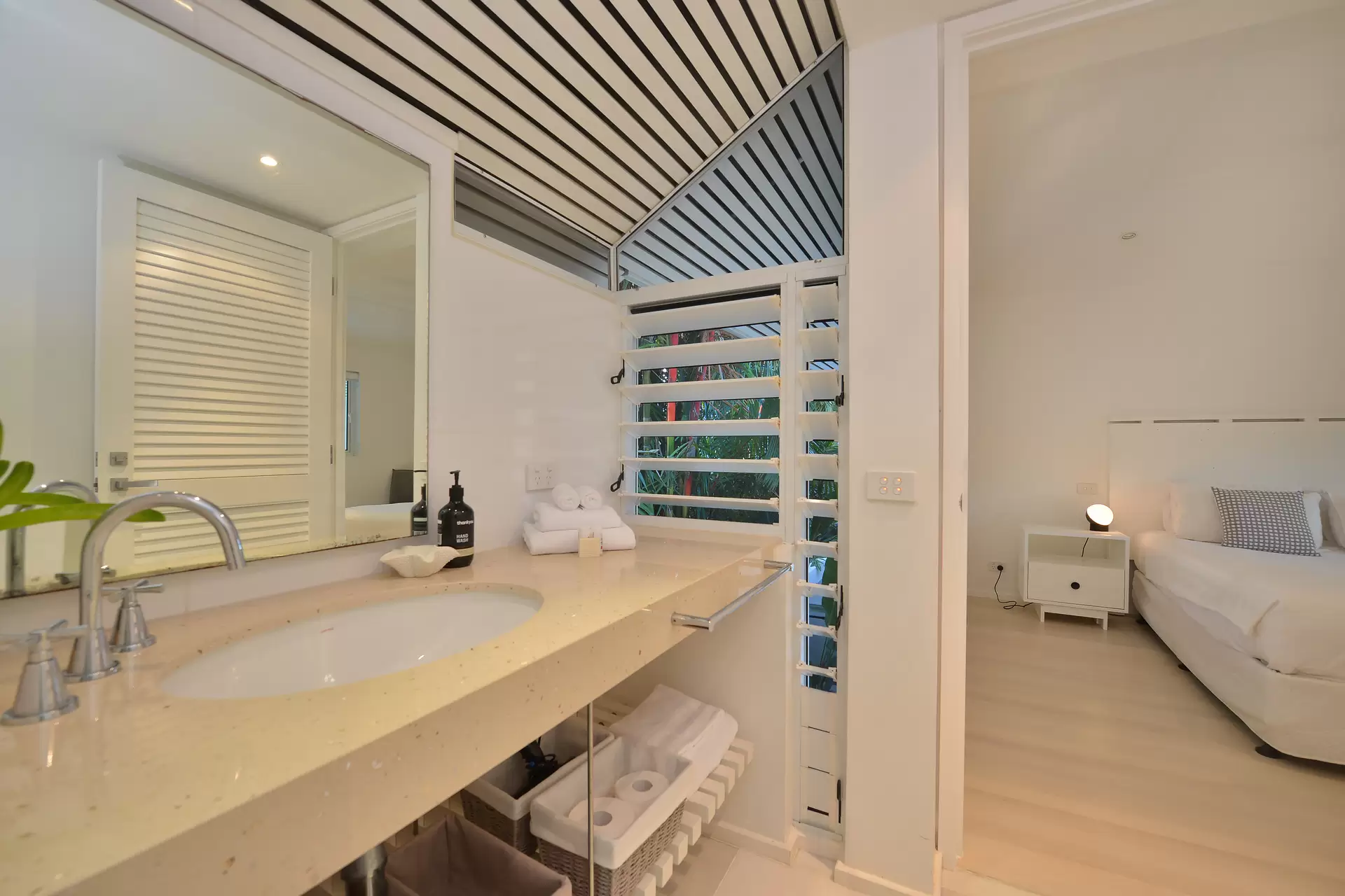 19 Beachfront Mirage Drive, Port Douglas Sold by Queensland Sotheby's International Realty - image 1