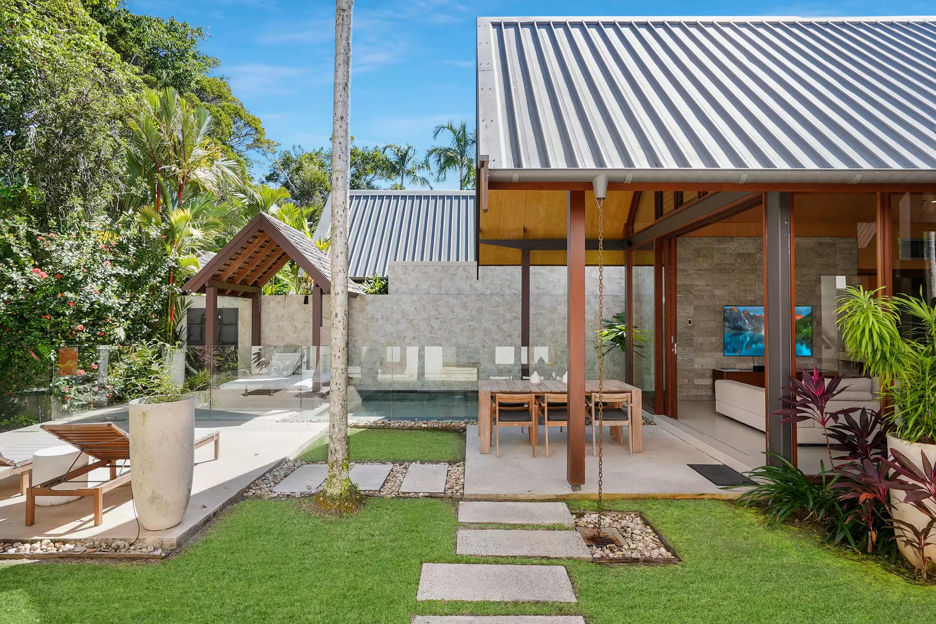 29 Bale Drive, Port Douglas Sold by Queensland Sotheby's International Realty - image 1