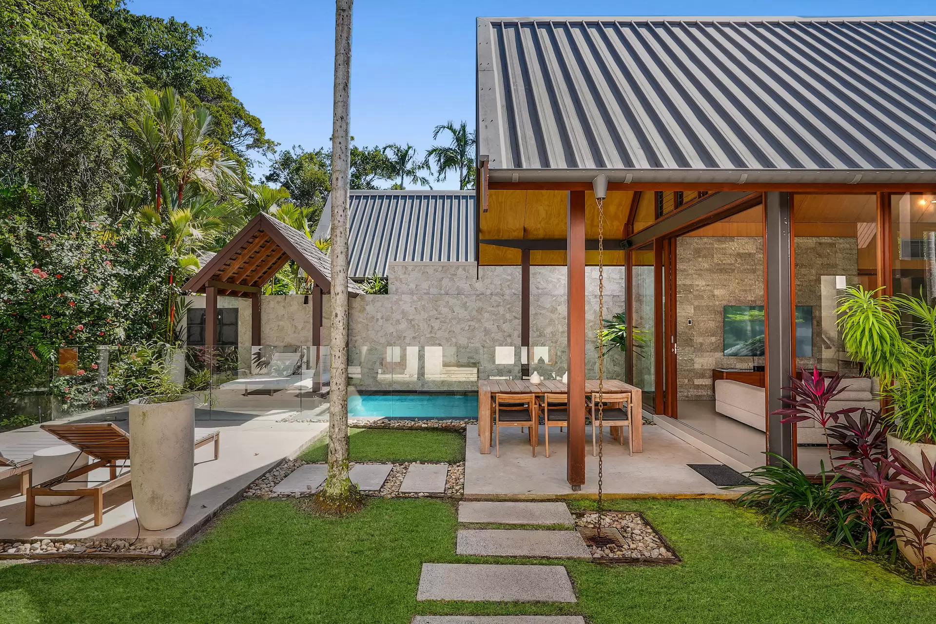 29 Bale Drive, Port Douglas Sold by Queensland Sotheby's International Realty - image 1