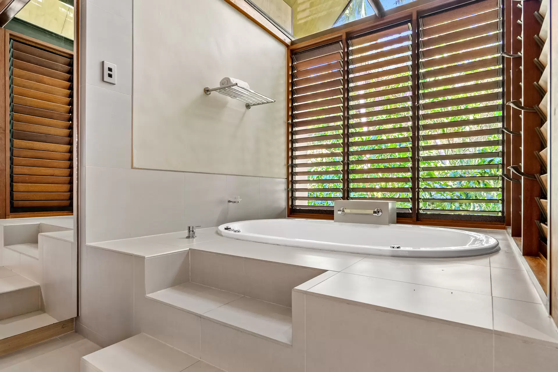 29 Bale Drive, Port Douglas Sold by Queensland Sotheby's International Realty - image 1