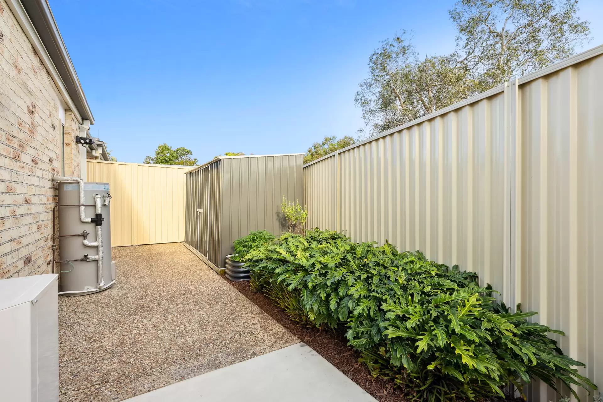 2/33 Gardiners Place, Southport Sold by Queensland Sotheby's International Realty - image 1