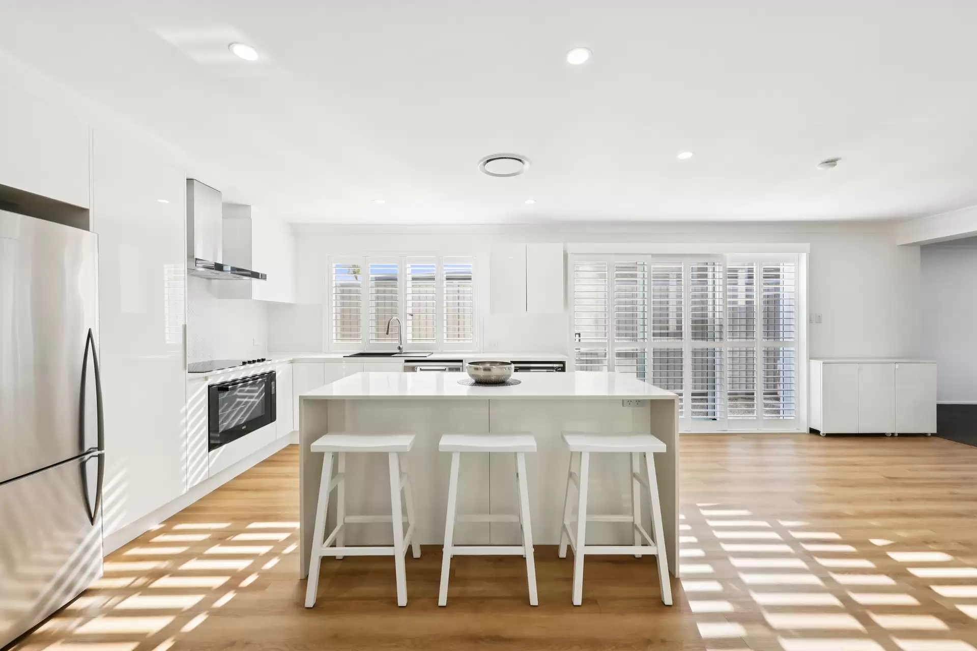 2/33 Gardiners Place, Southport Sold by Queensland Sotheby's International Realty - image 1