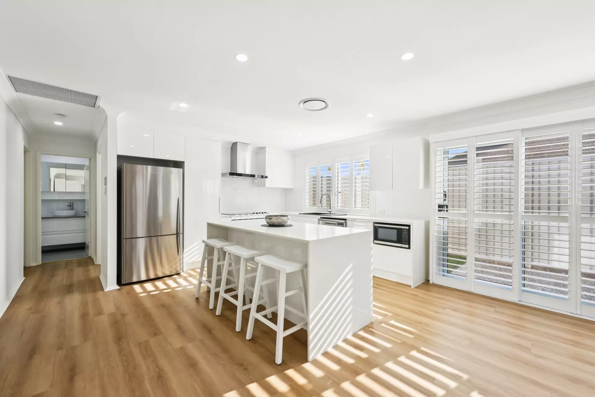 2/33 Gardiners Place, Southport Sold by Queensland Sotheby's International Realty - image 1