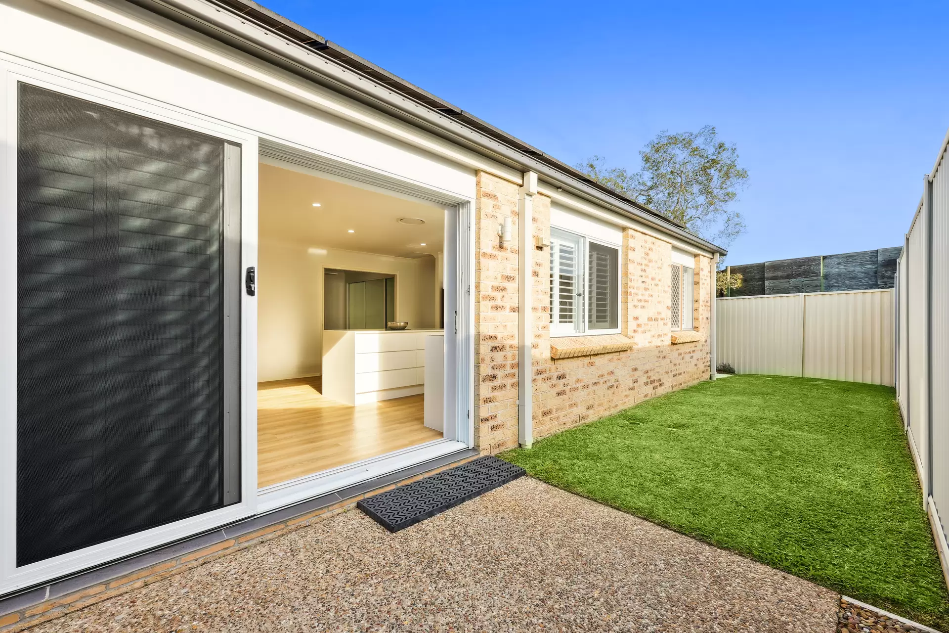 2/33 Gardiners Place, Southport Sold by Queensland Sotheby's International Realty - image 1