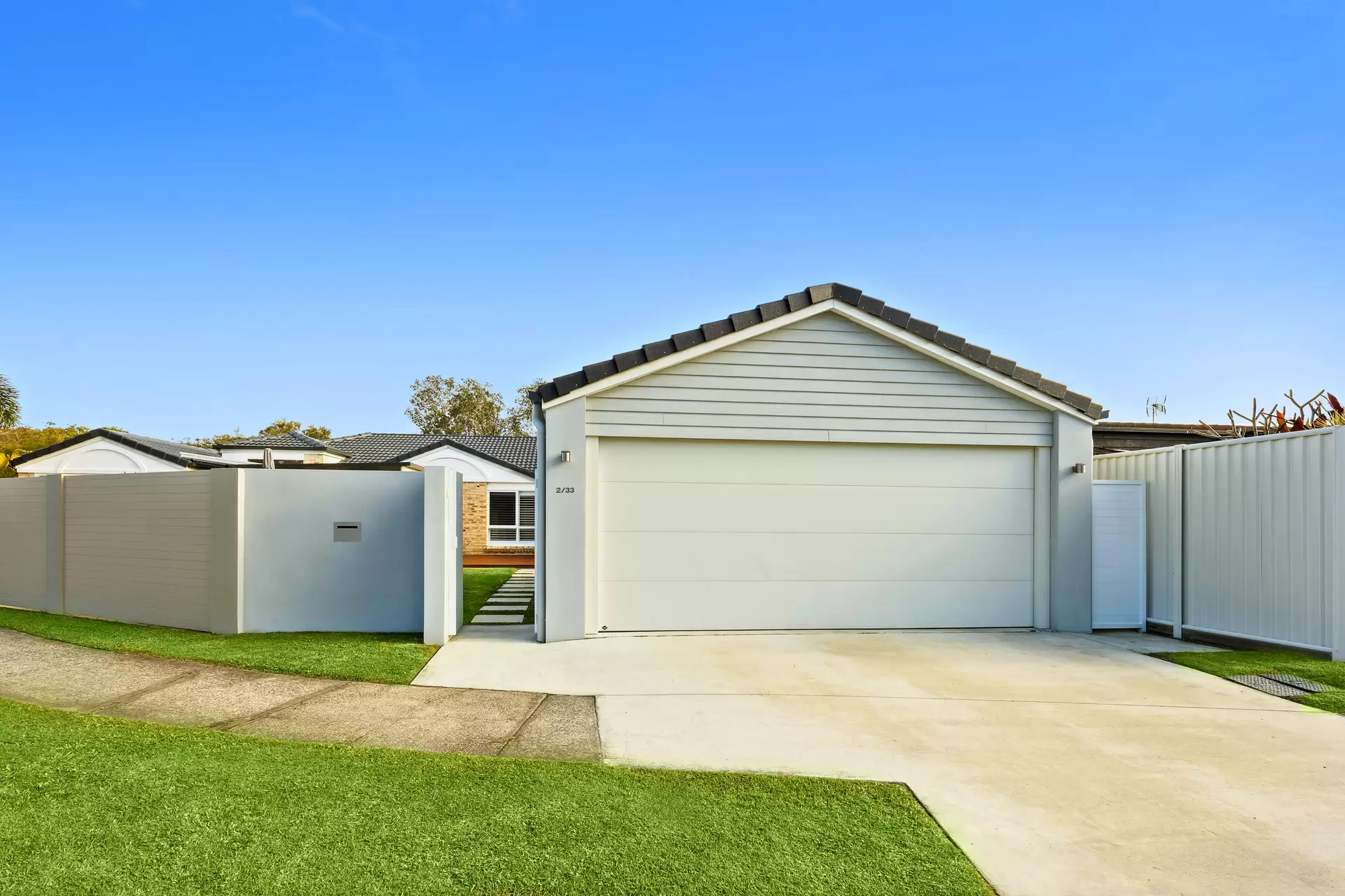 2/33 Gardiners Place, Southport Sold by Queensland Sotheby's International Realty - image 1