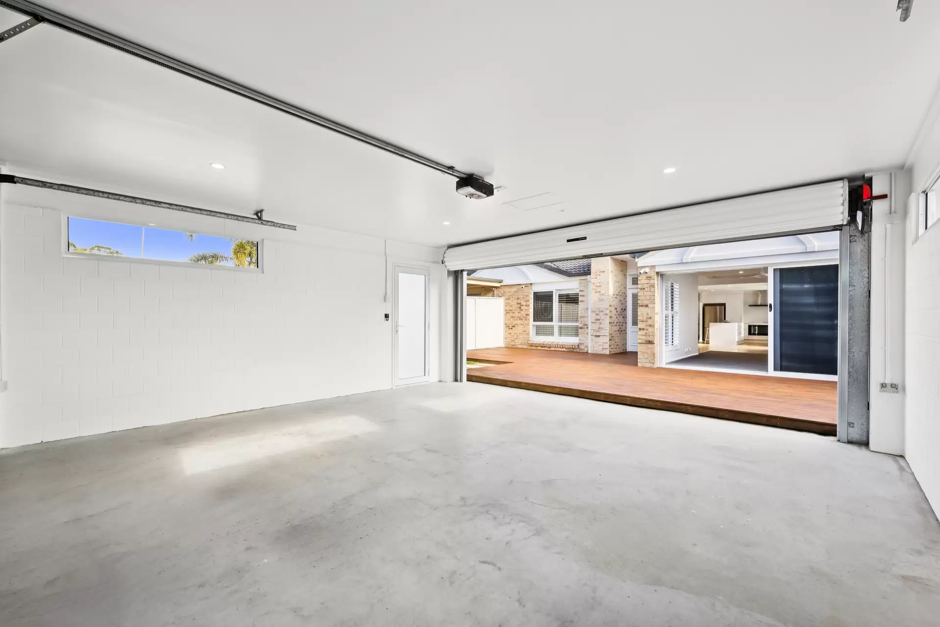 2/33 Gardiners Place, Southport Sold by Queensland Sotheby's International Realty - image 1
