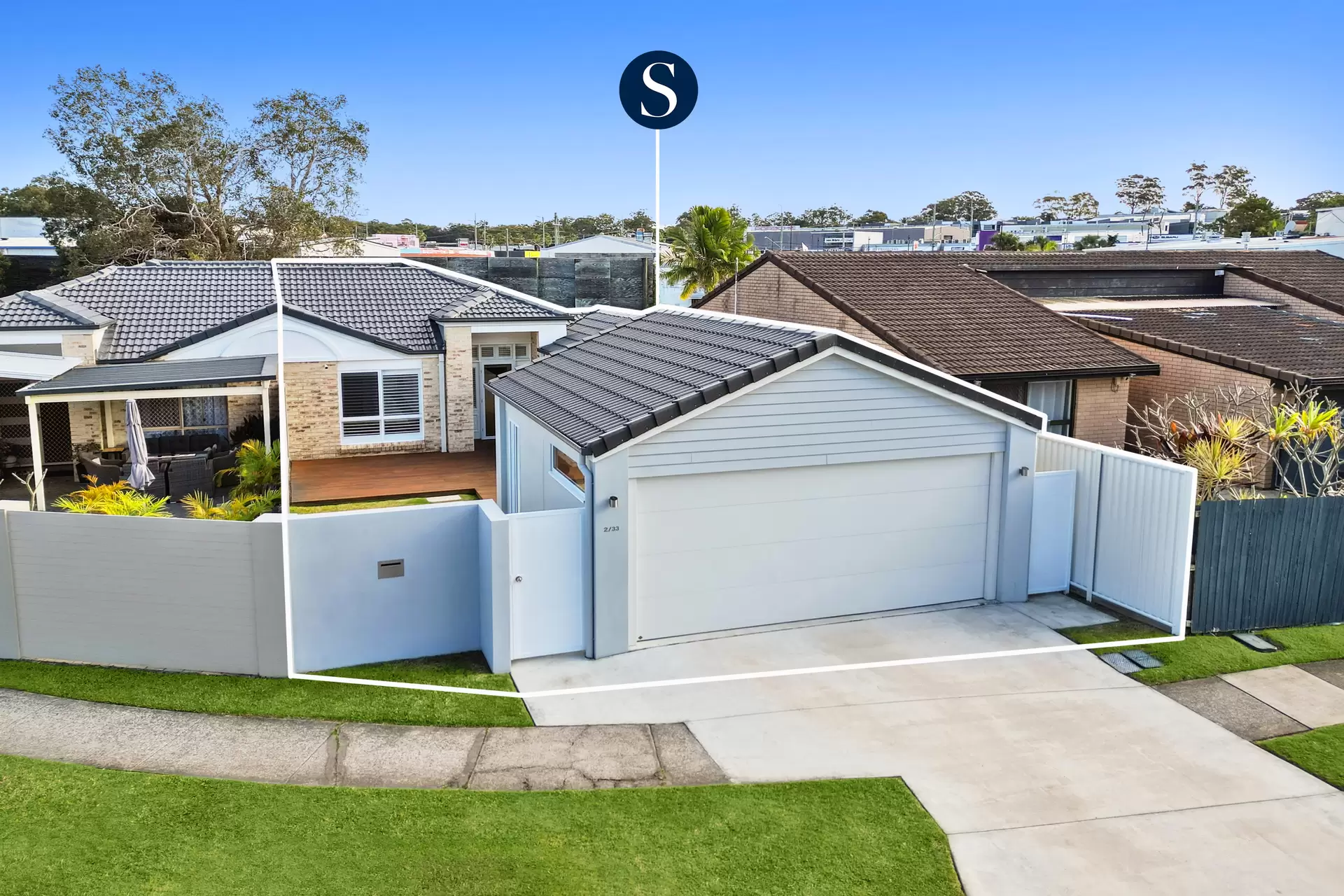 2/33 Gardiners Place, Southport Sold by Queensland Sotheby's International Realty - image 1