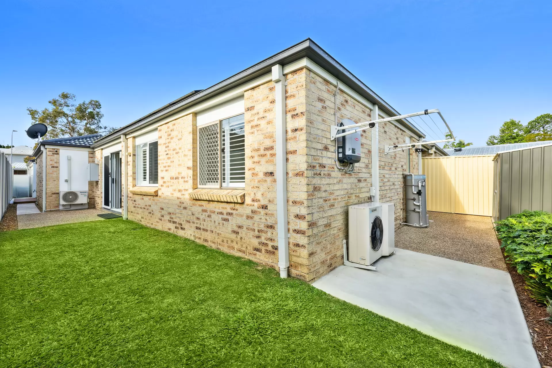 2/33 Gardiners Place, Southport Sold by Queensland Sotheby's International Realty - image 1