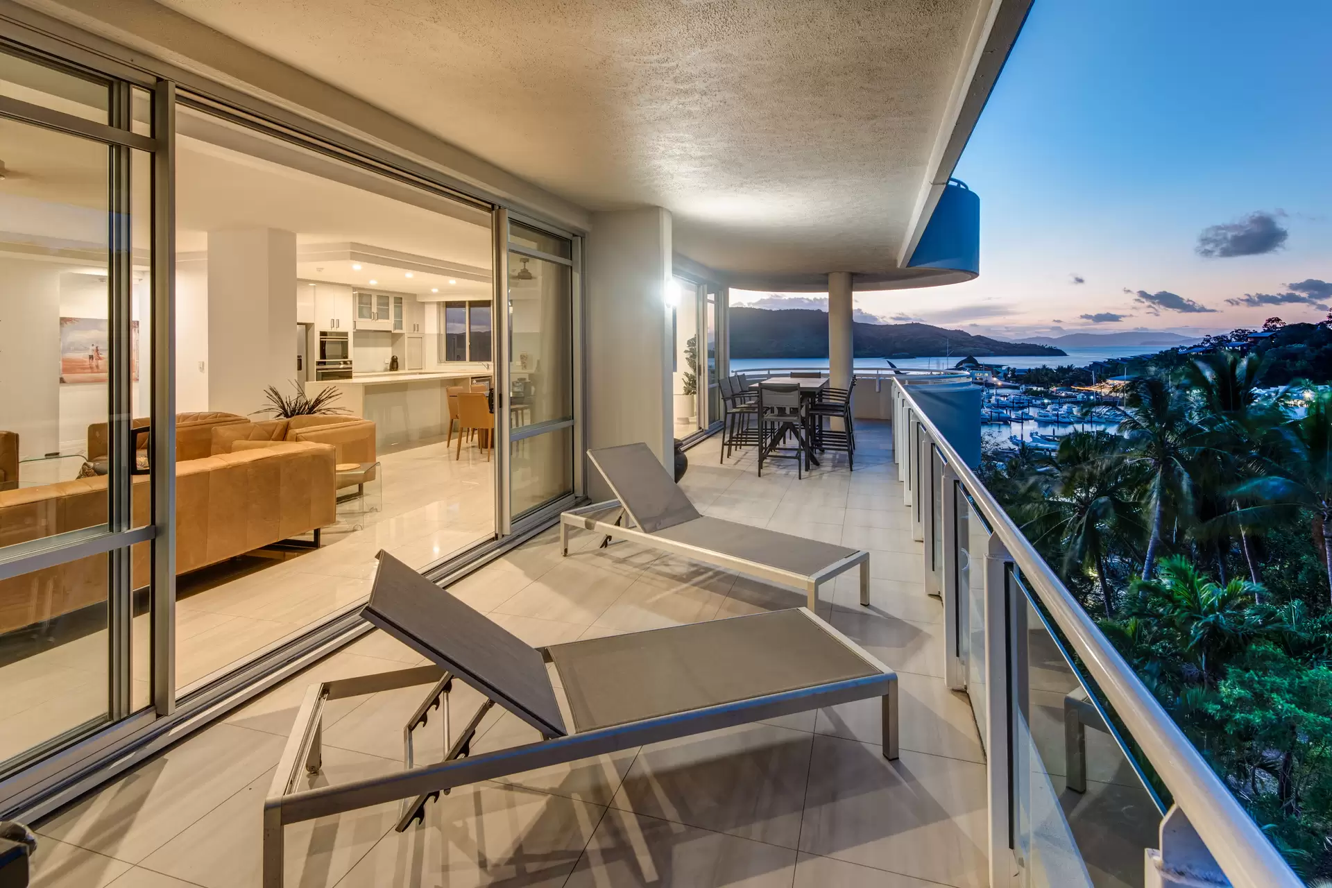 2/1 Marina Drive, Hamilton Island Sold by  - image 1