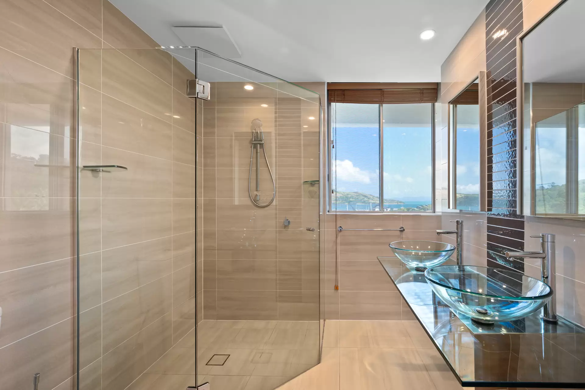 2/1 Marina Drive, Hamilton Island Sold by Queensland Sotheby's International Realty - image 1