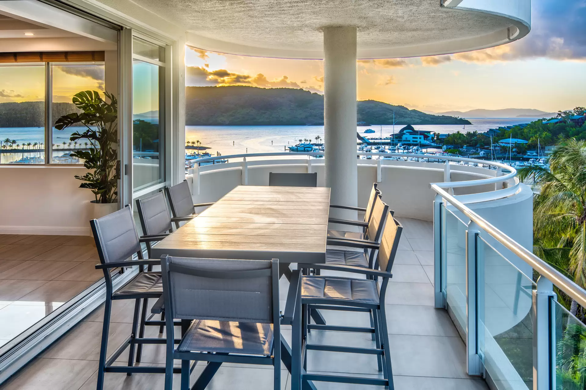 2/1 Marina Drive, Hamilton Island Sold by  - image 1