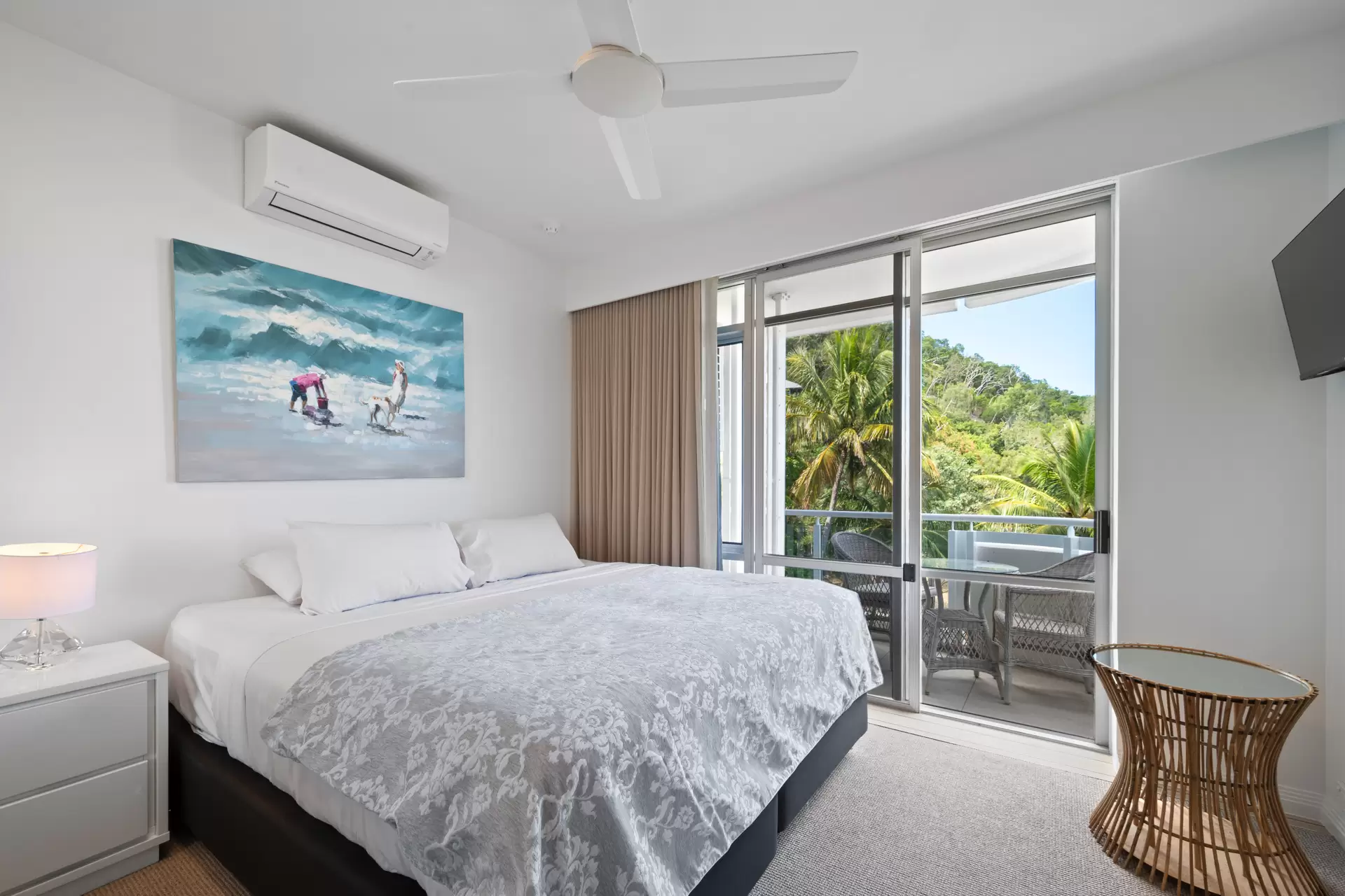 2/1 Marina Drive, Hamilton Island Sold by Queensland Sotheby's International Realty - image 1
