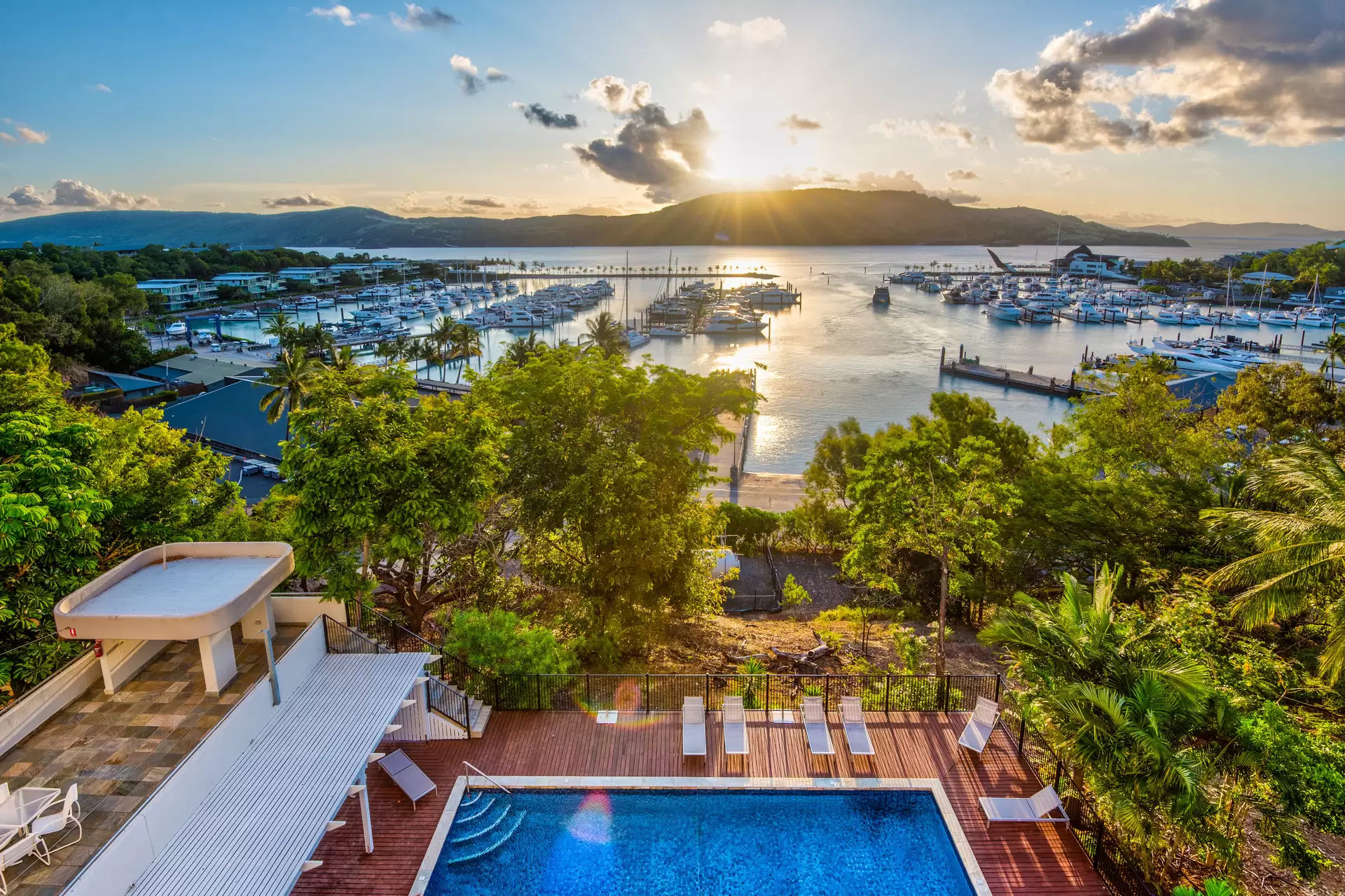 2/1 Marina Drive, Hamilton Island Sold by  - image 1
