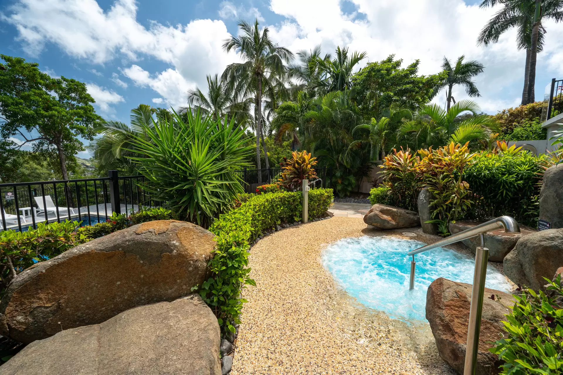 2/1 Marina Drive, Hamilton Island Sold by Queensland Sotheby's International Realty - image 1