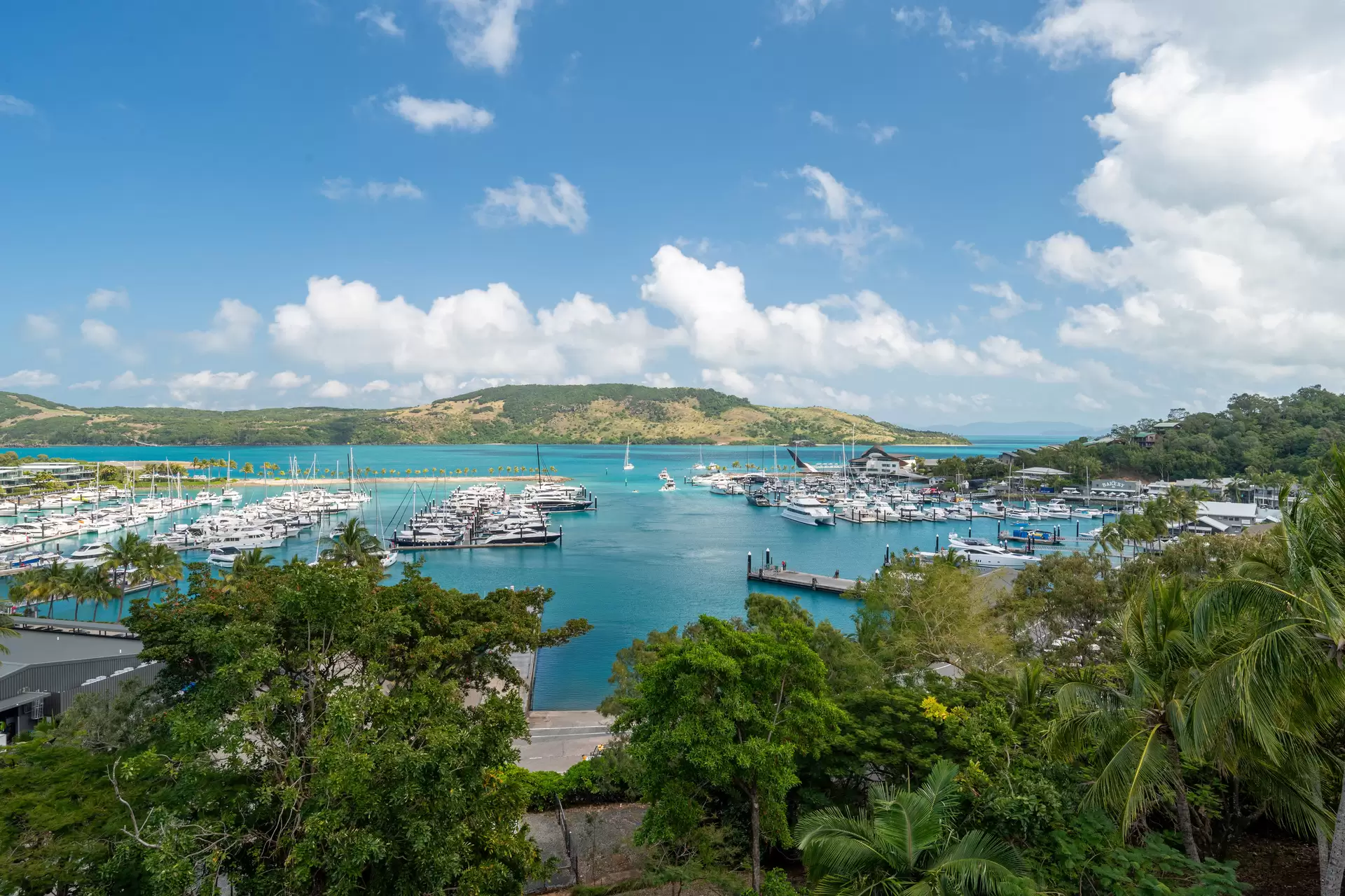 2/1 Marina Drive, Hamilton Island Sold by Queensland Sotheby's International Realty - image 1