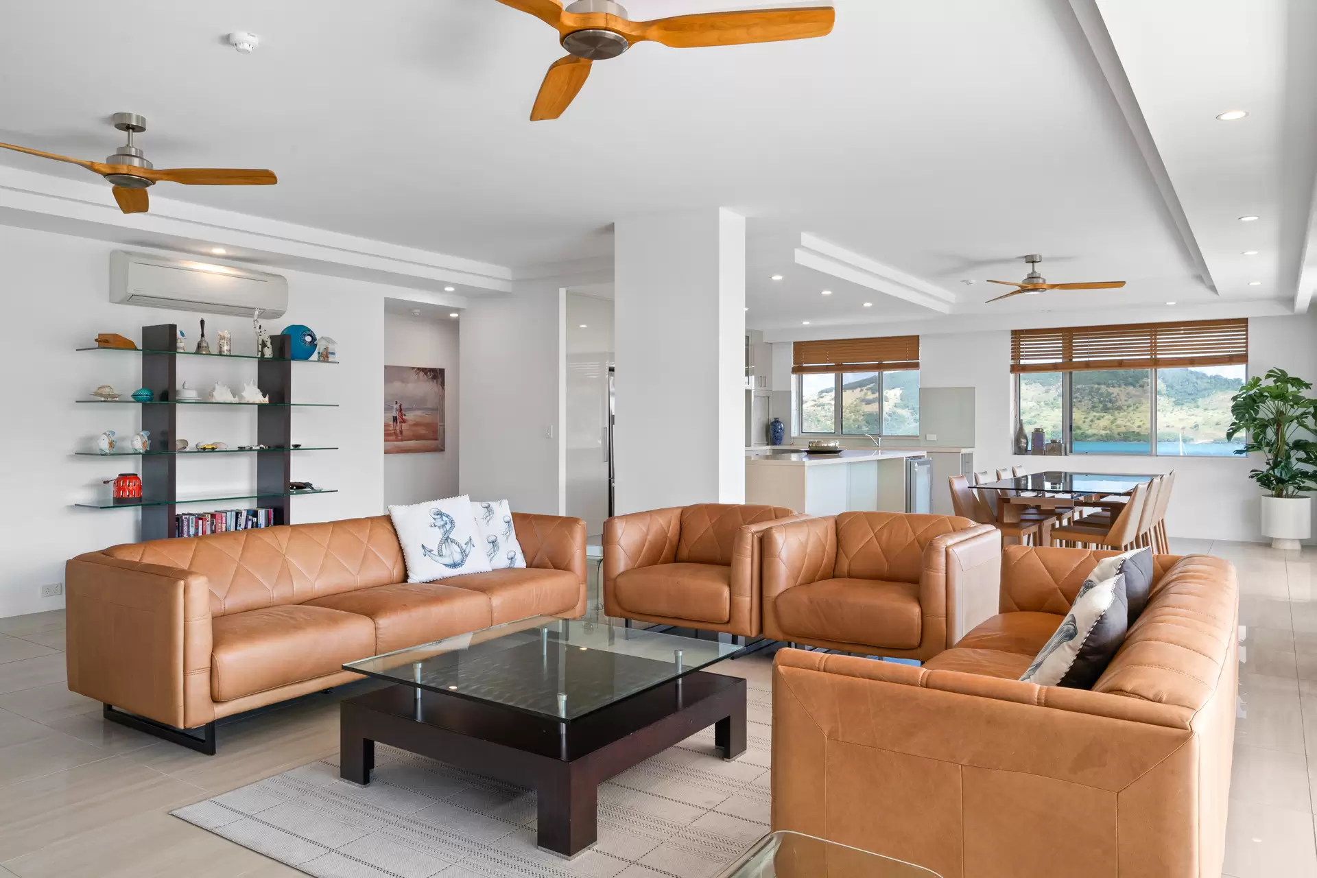 2/1 Marina Drive, Hamilton Island Sold by  - image 1