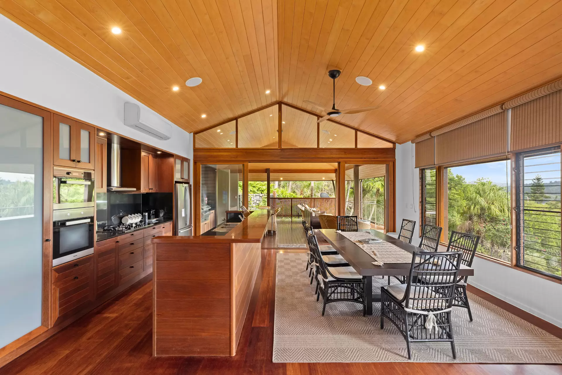 6 Whitsunday Boulevard, Hamilton Island For Sale by Queensland Sotheby's International Realty - image 1