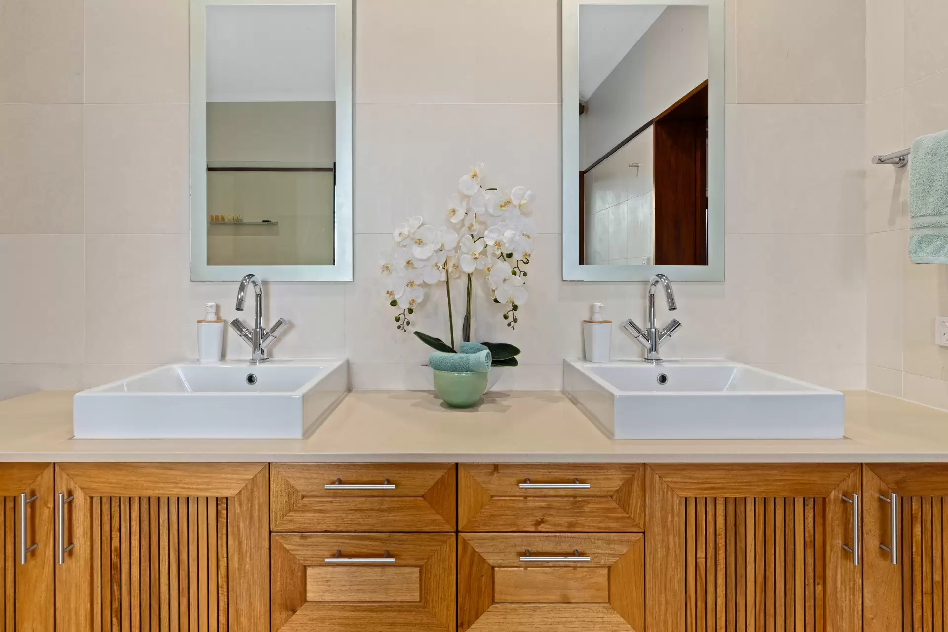 6 Whitsunday Boulevard, Hamilton Island For Sale by Queensland Sotheby's International Realty - image 1