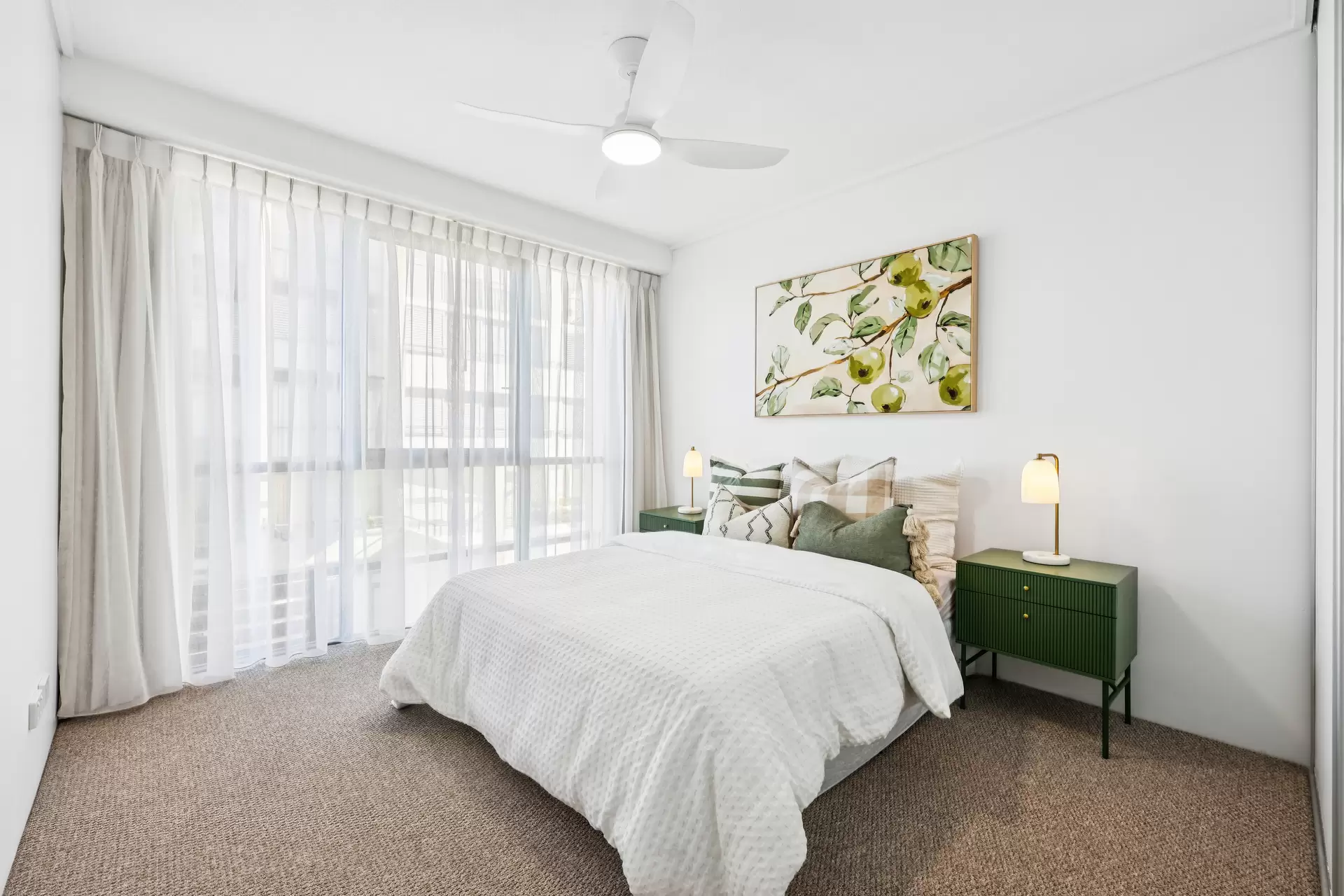 211/105 Scarborough Street, Southport Sold by Queensland Sotheby's International Realty - image 1