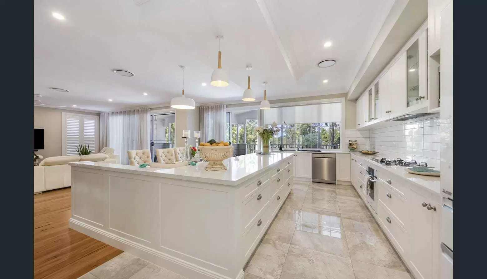 49 Winchester Street, Southport Sold by Queensland Sotheby's International Realty - image 1