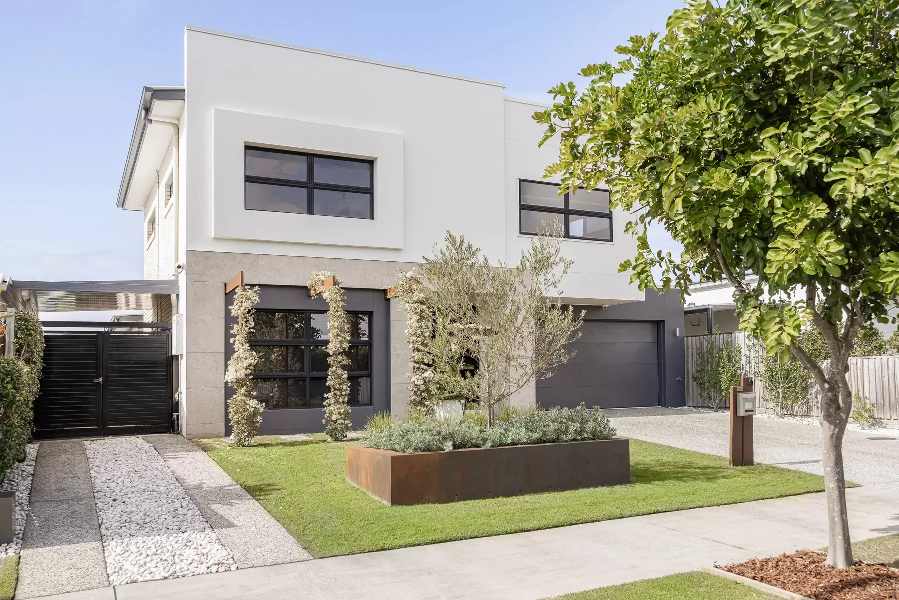 6 Venice Street, Peregian Beach Sold by  - image 1