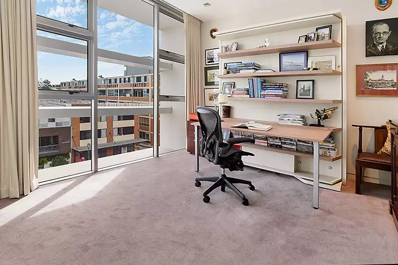 29/1 Macquarie Street, Teneriffe Sold by Queensland Sotheby's International Realty - image 1